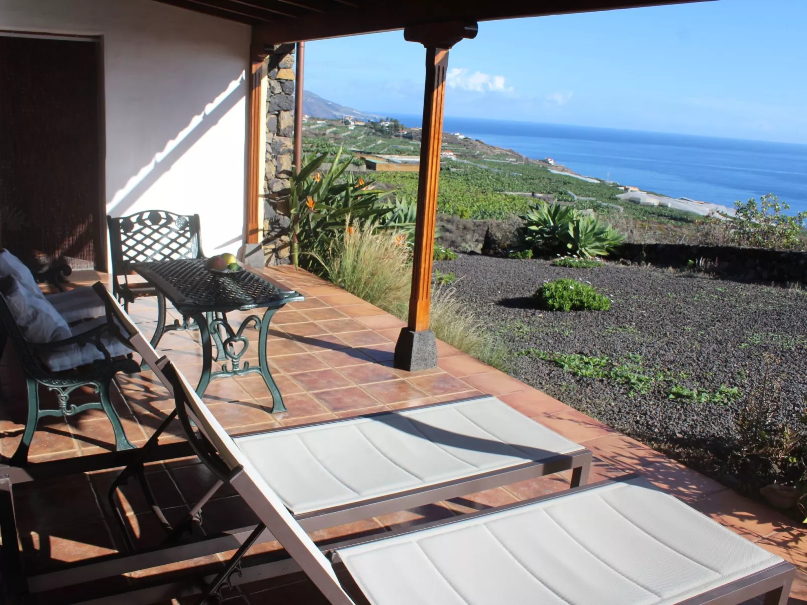 In Monte Breñas mit Grill, Terrasse und Garten-Buiten