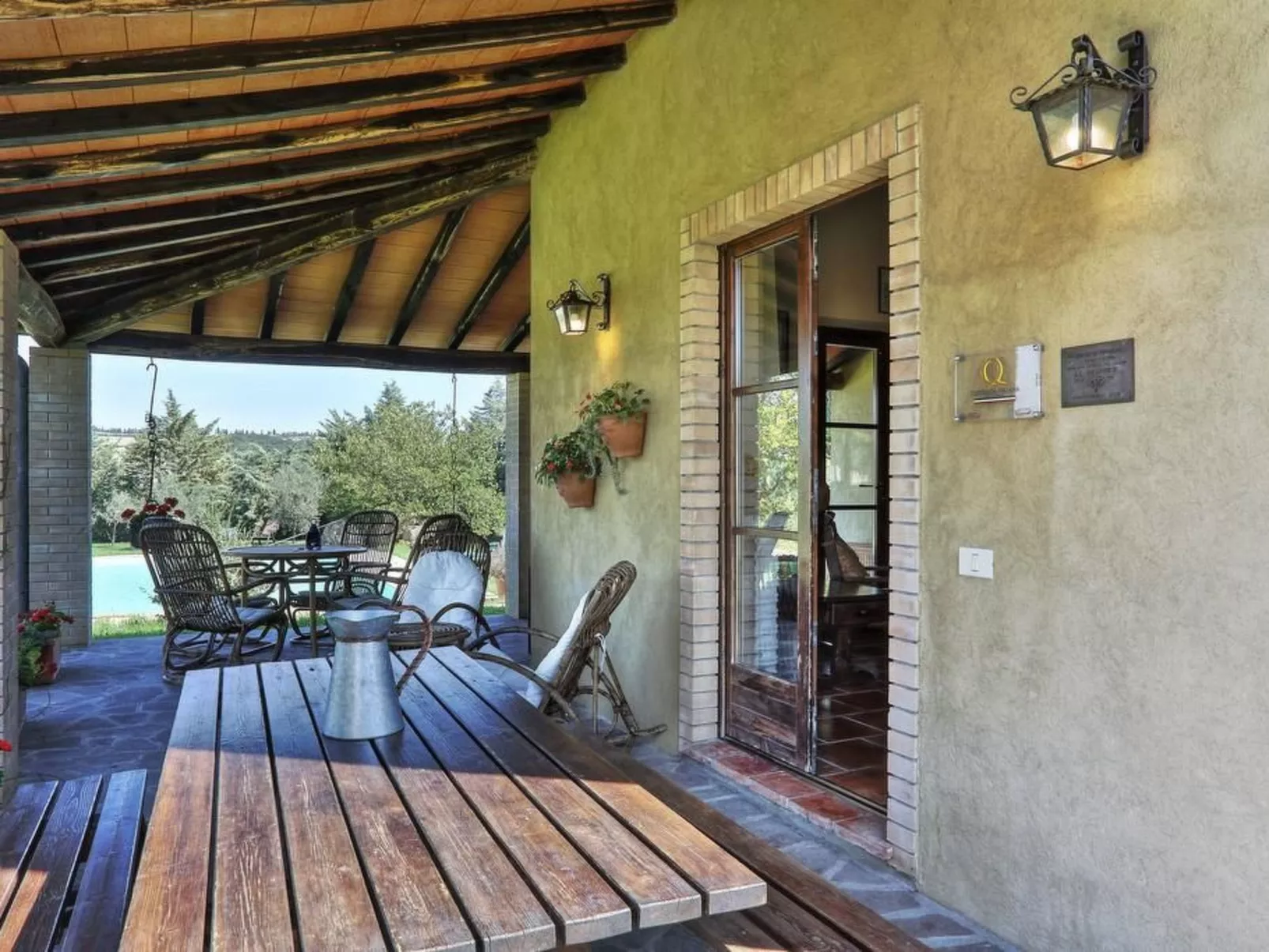 In Pomarance mit Großem gemeinsamem Pool-Buiten