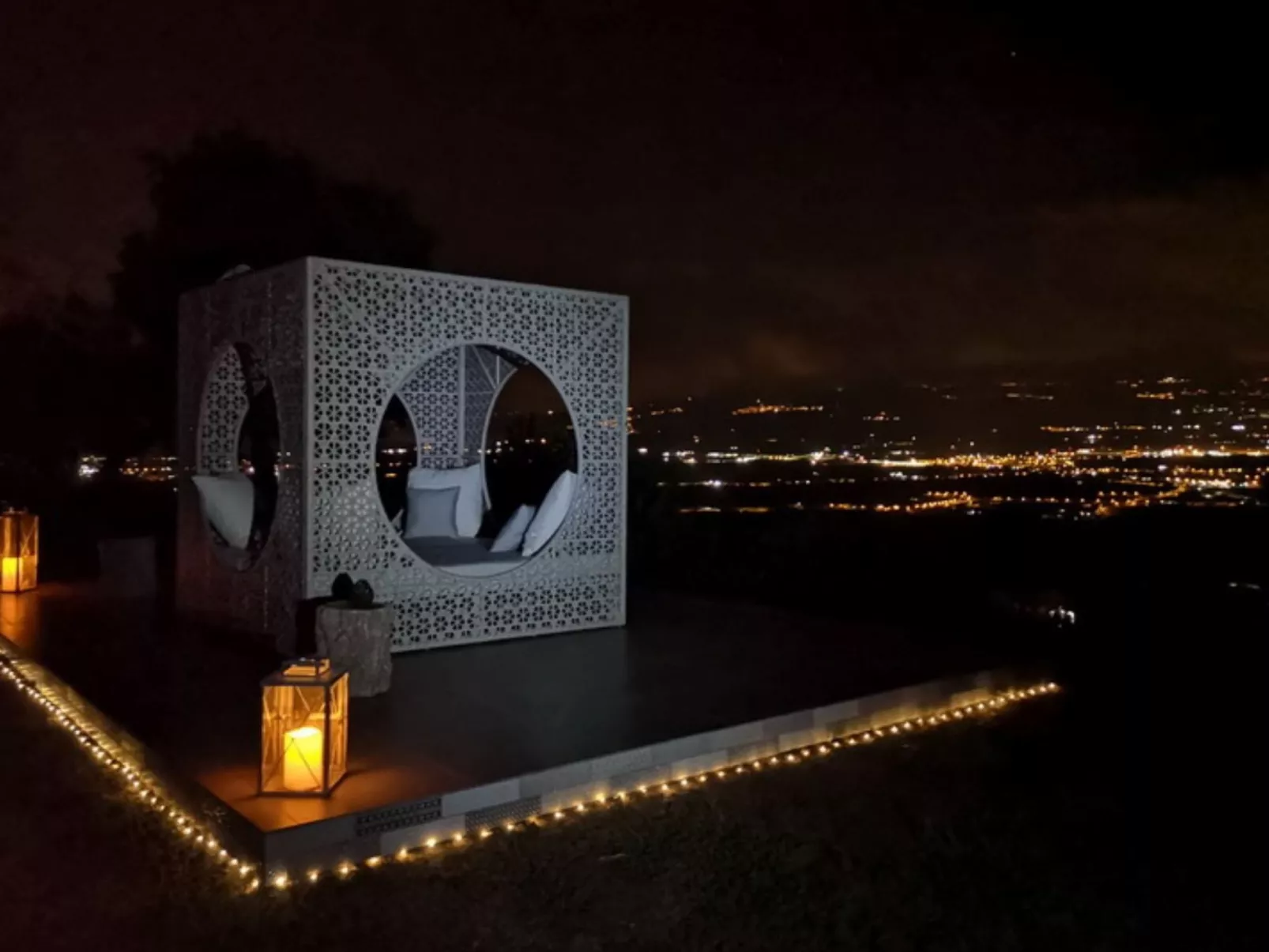 Wunderschöne Villa dei Feaci mit Pool-Buiten