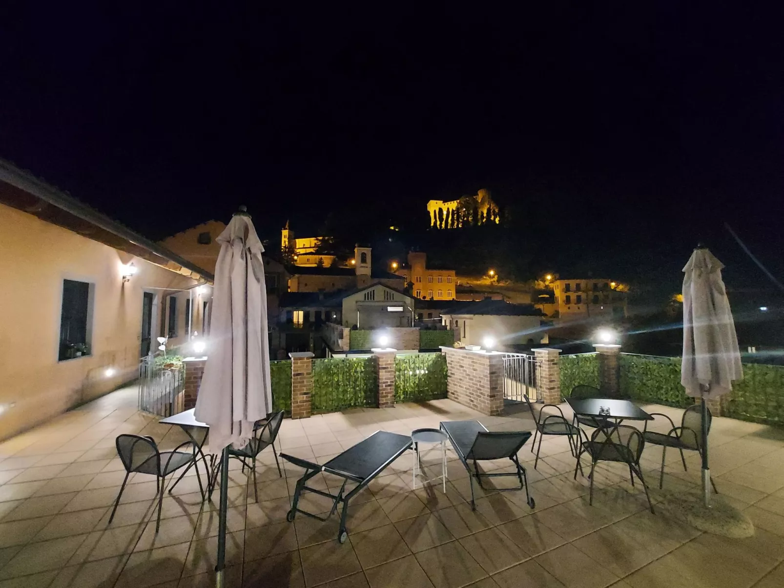 Wohnung 'Golden Sands' mit Schwimmbad-Buiten