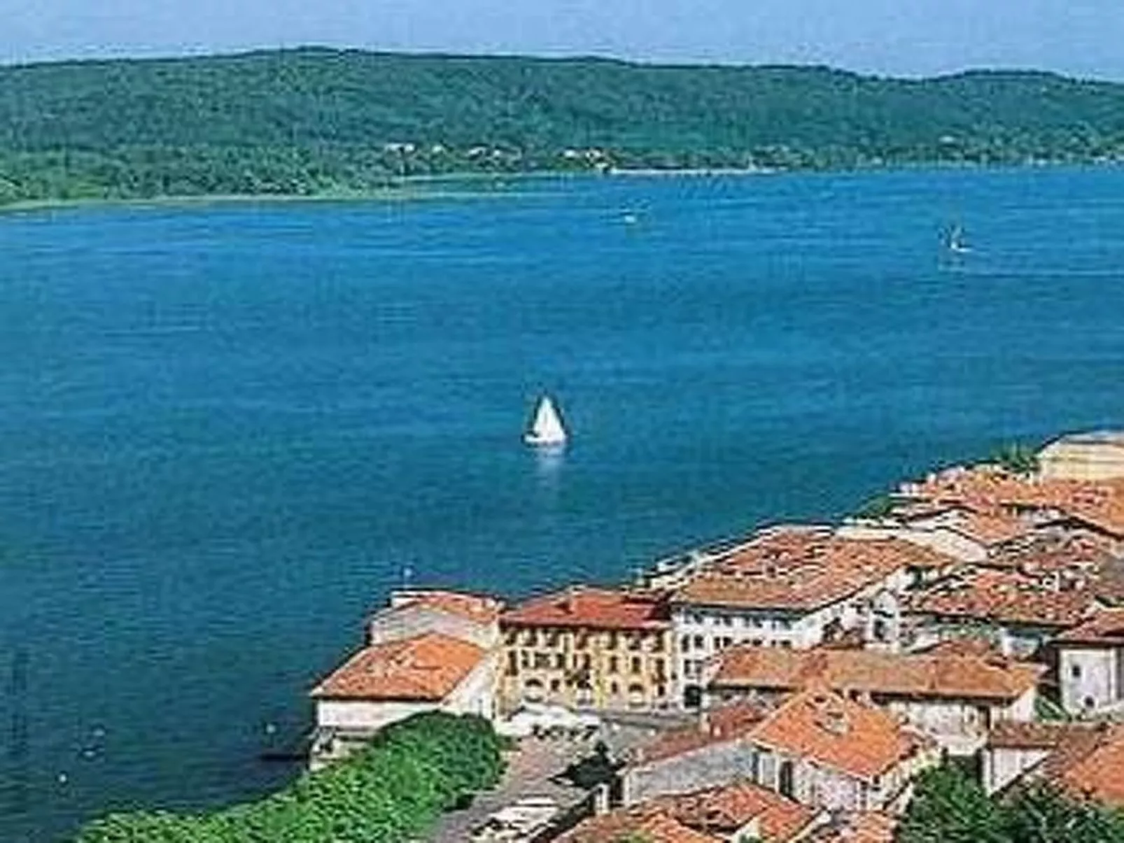 Wohnung mit Garten in der Nähe des Lago Maggiore-Buiten