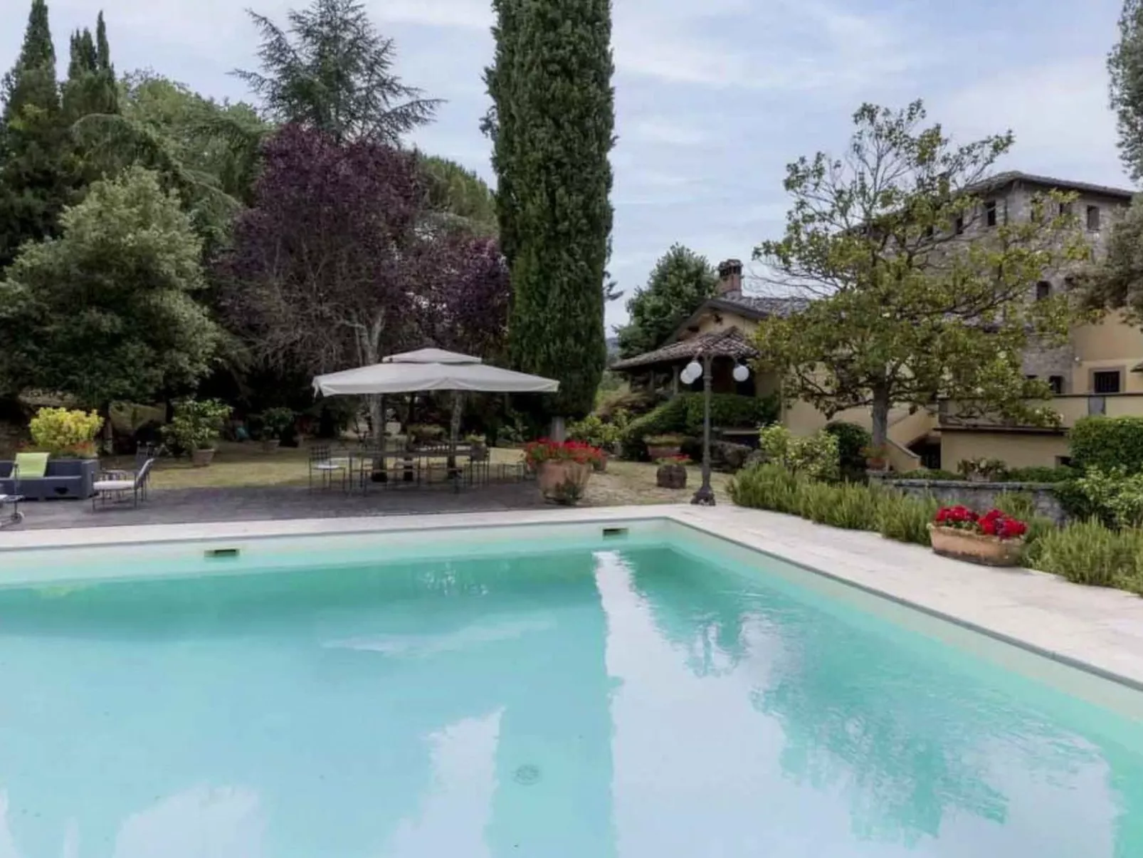 Wunderschöne Villa mit atemberaubender Aussicht und privatem Pool-Buiten