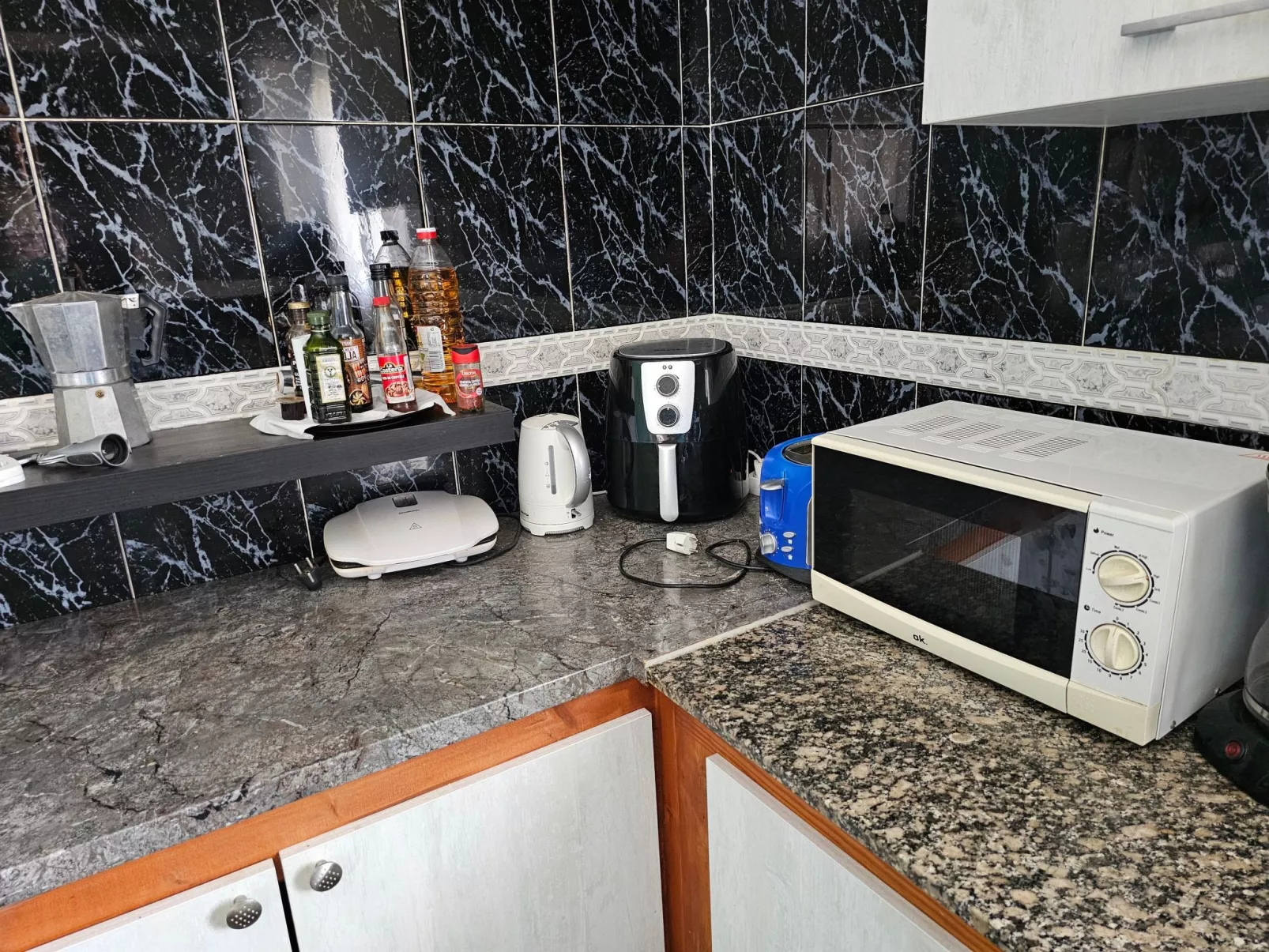 Für 6 Personen ca. 90 m - Binnen