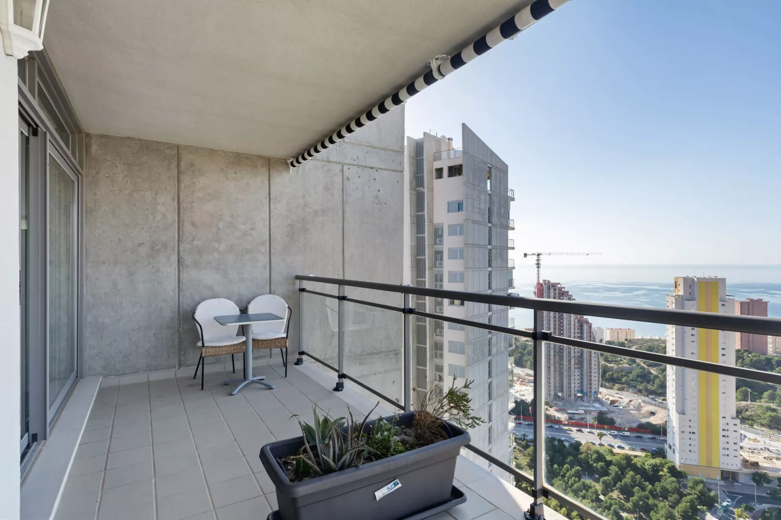 Piso con maravillosas vistas Benidorm-Terrasbalkon