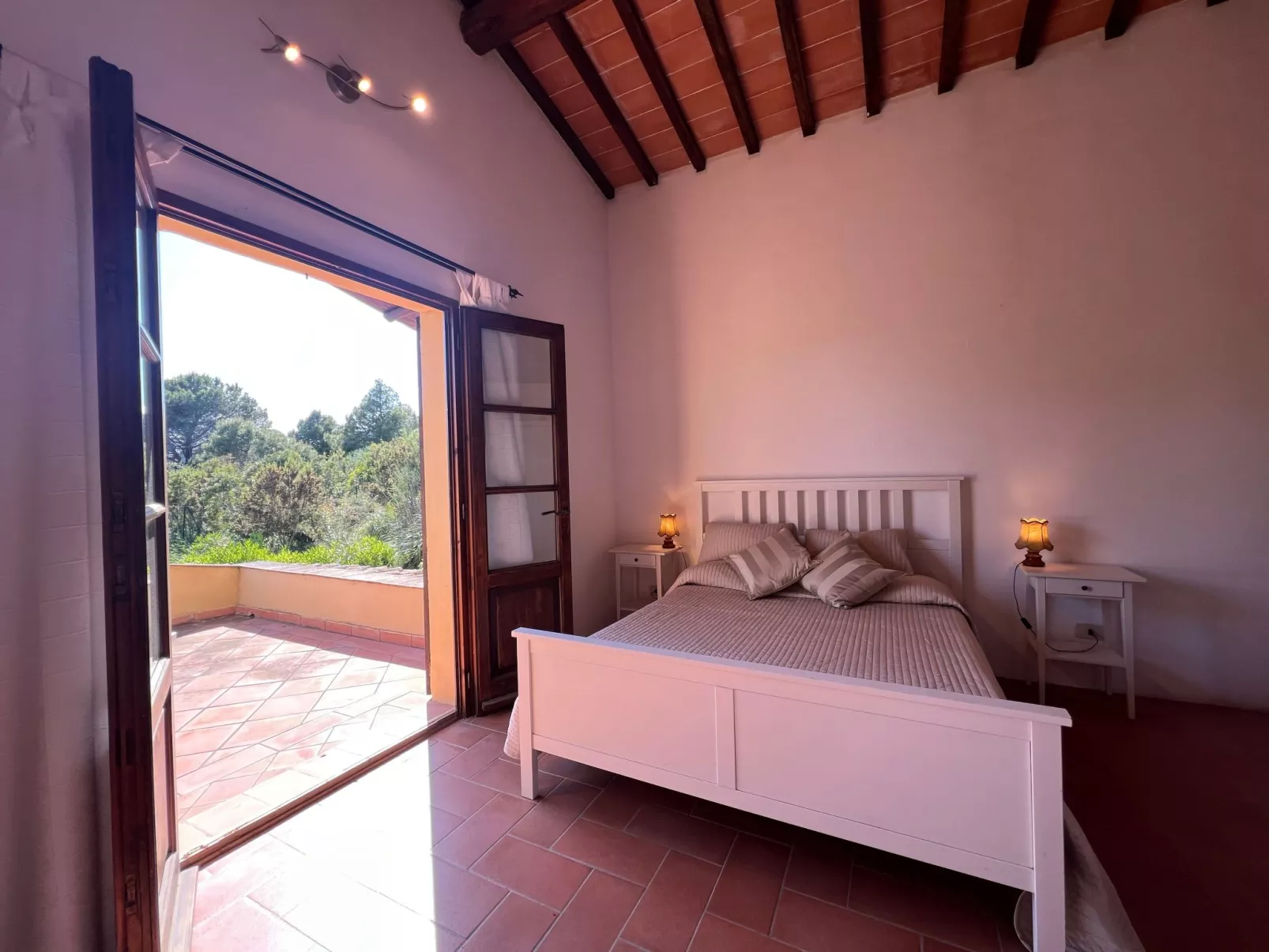 Exklusiv Ferienhaus Elba mit Panorama und Garten-Image-tags.info