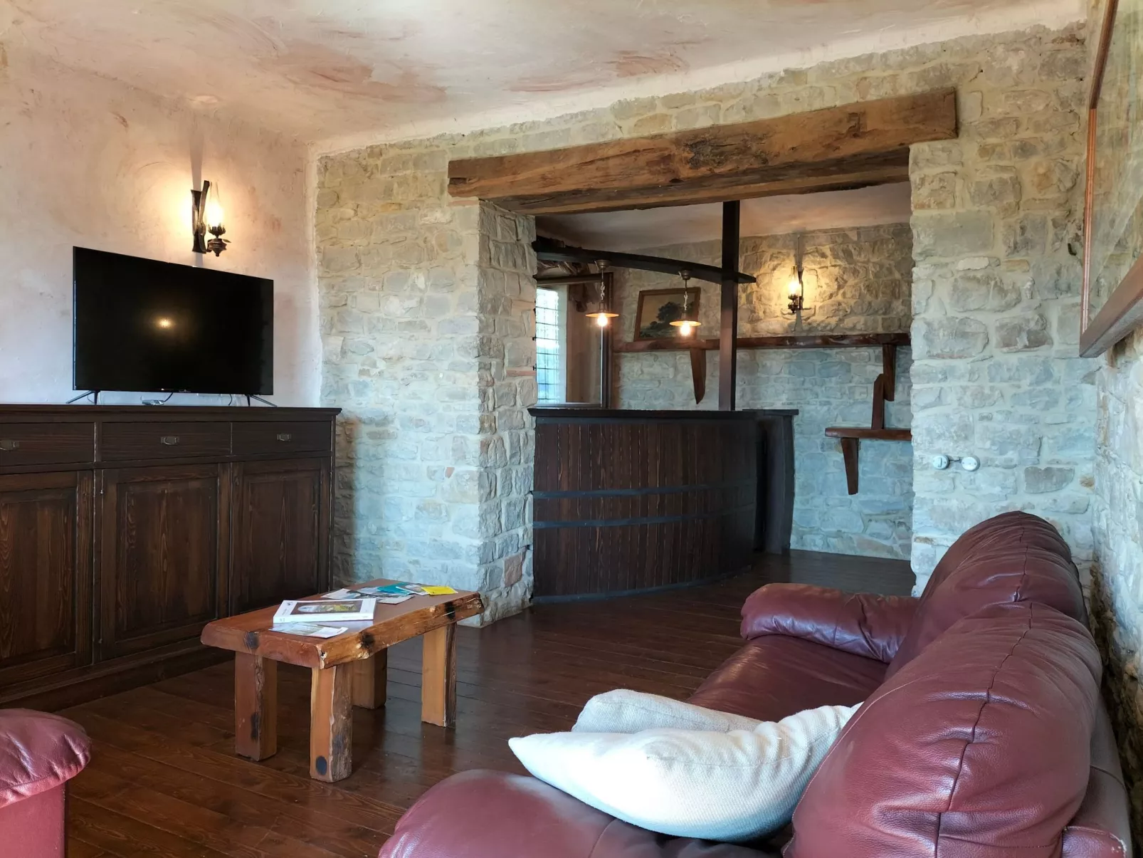 Große Wohnung mit Blick von den Bergen bis zum Meer-Image-tags.info