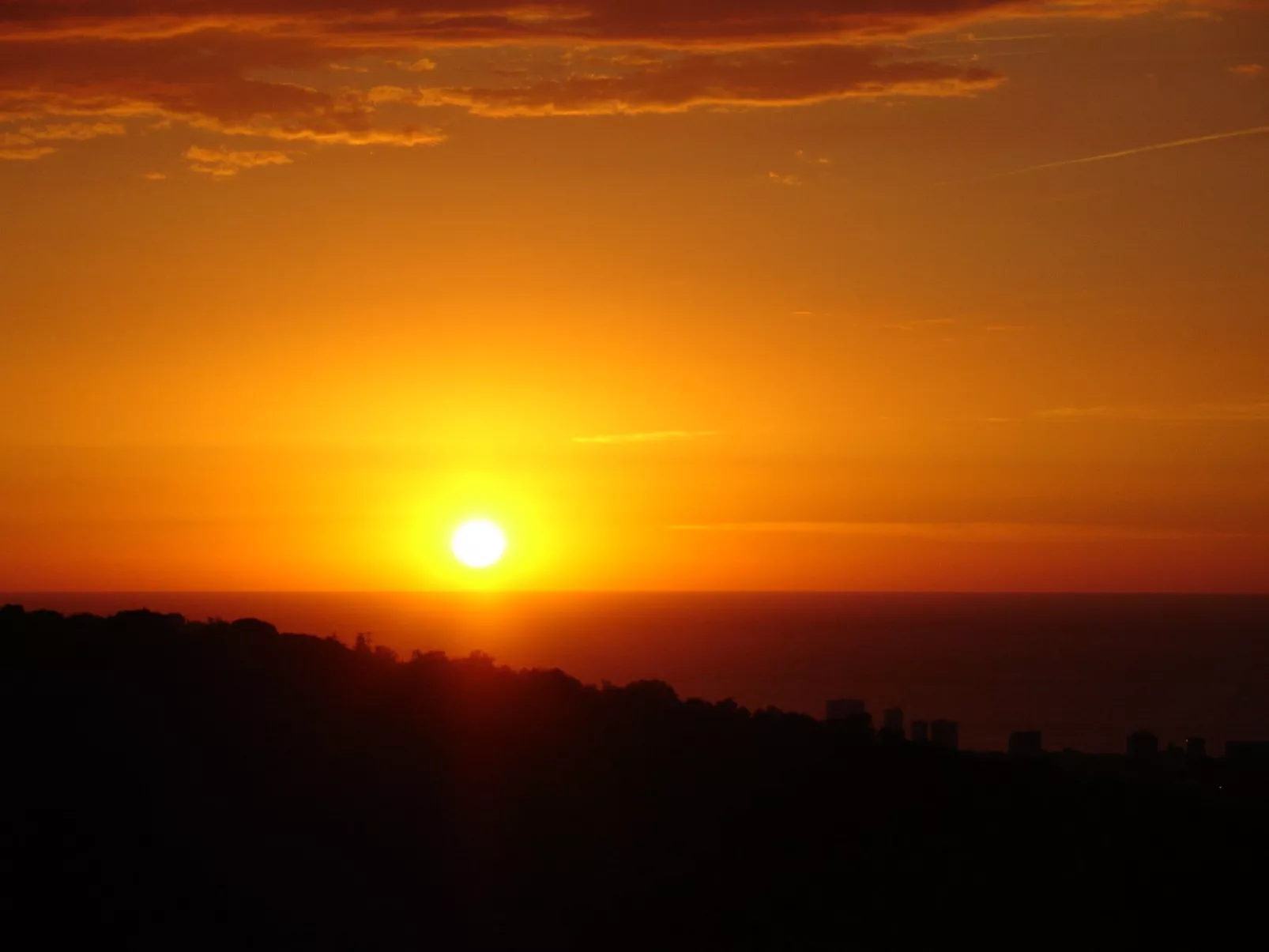 Gemütliches Ferienhaus mit Pool und Meerblick-Buiten