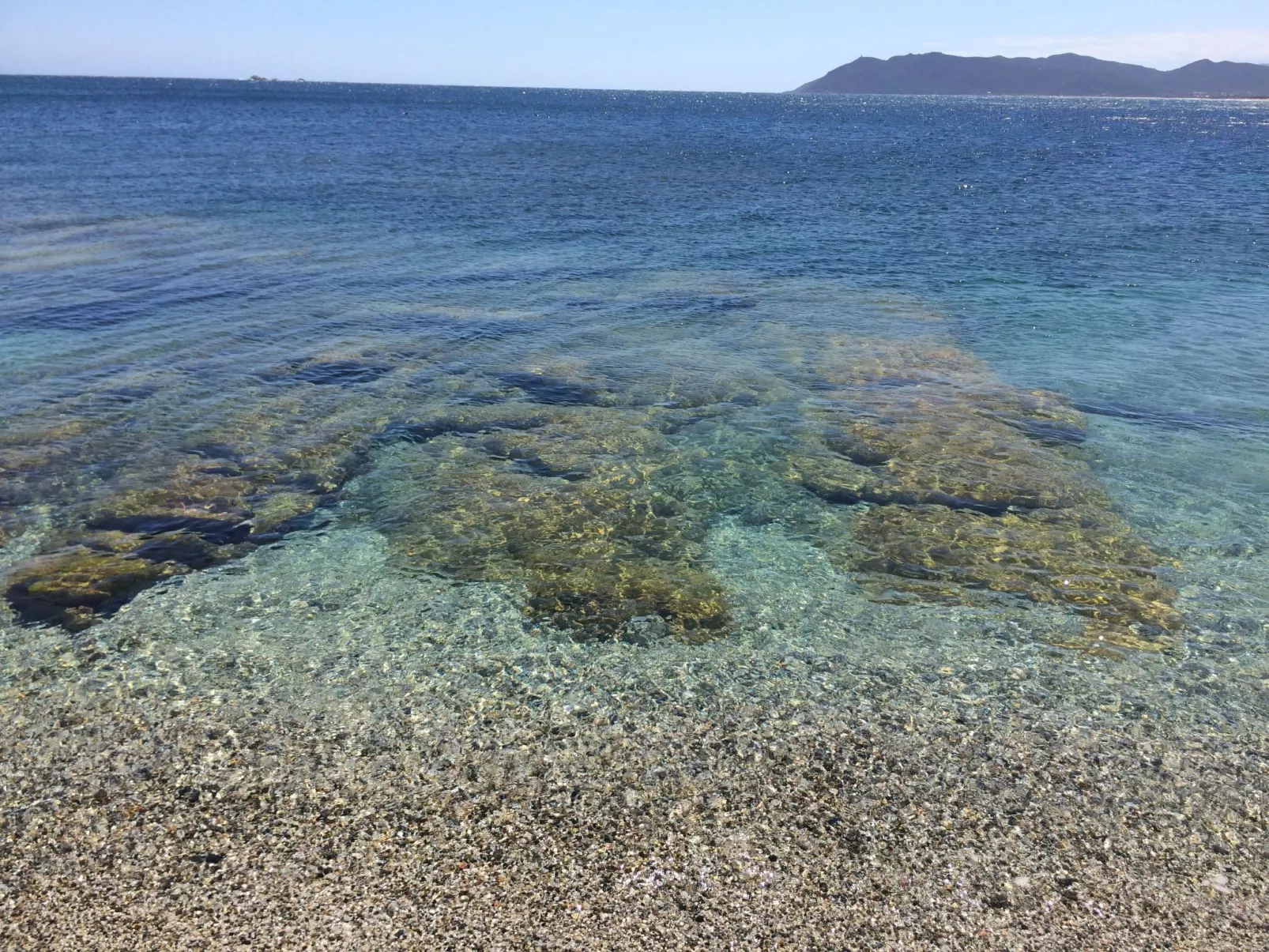 Gemütliches Ferienhaus mit Kamin in Porto Tramatzu-Buiten