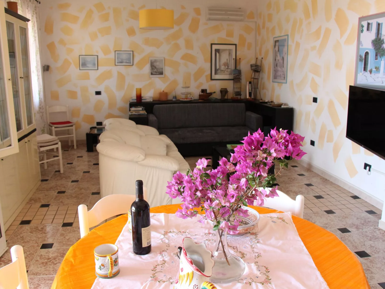 Vanessa-Image-tags.info