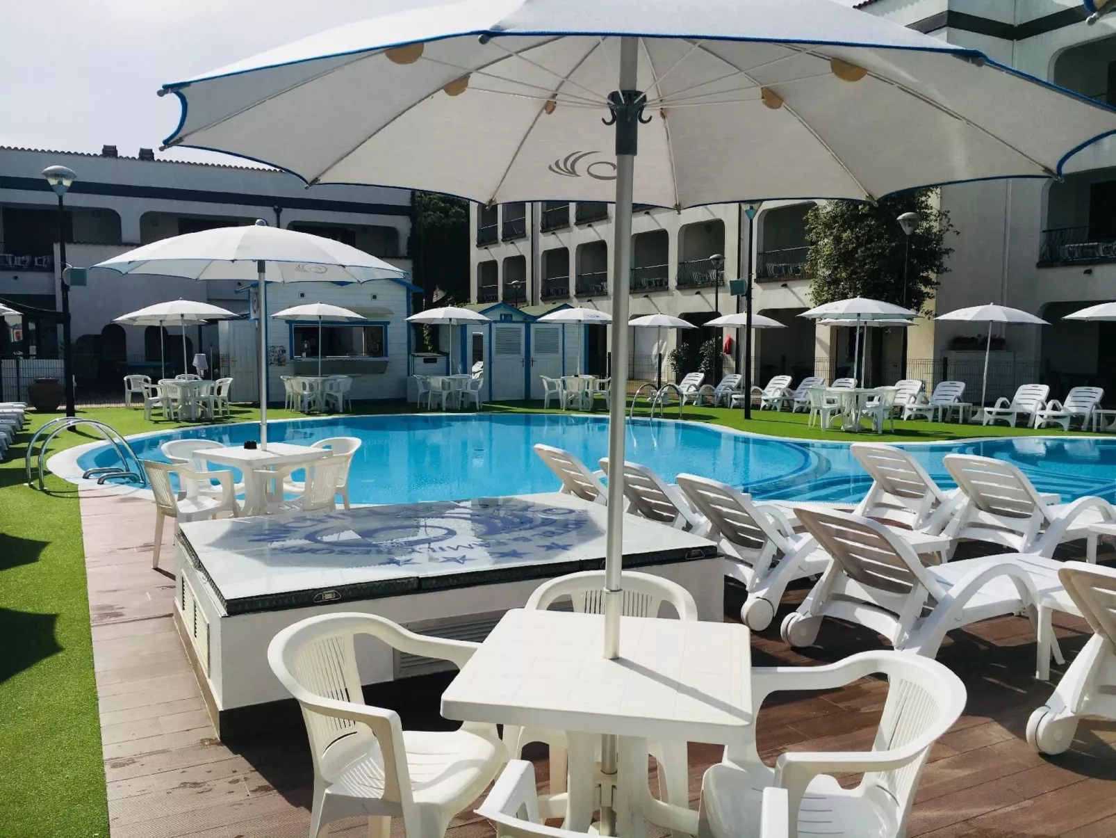 In Lido Di Spina mit Möbliertem Balkon-Buiten