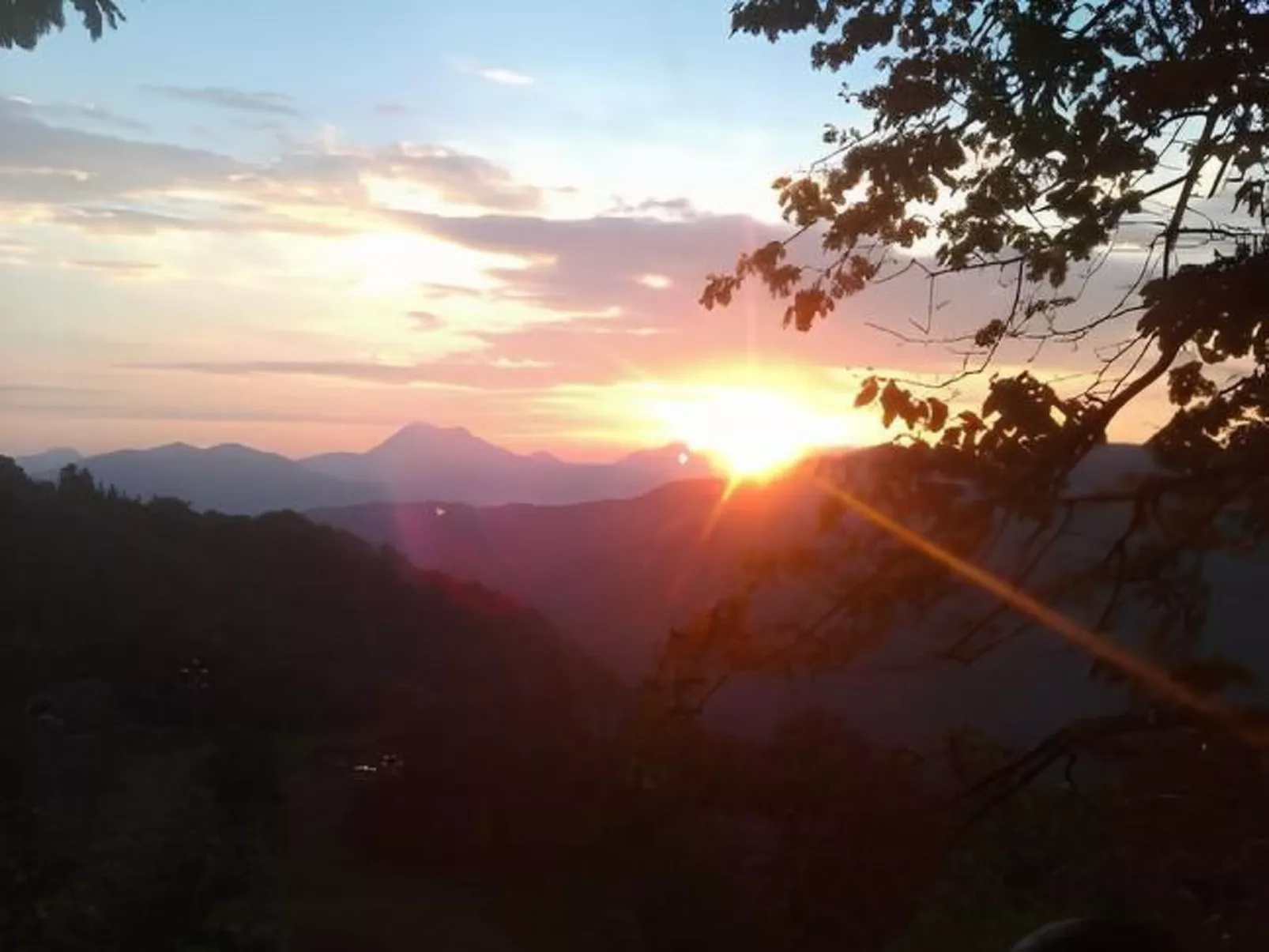 Villa 'Monticello' mit eigenem Pool-Buiten