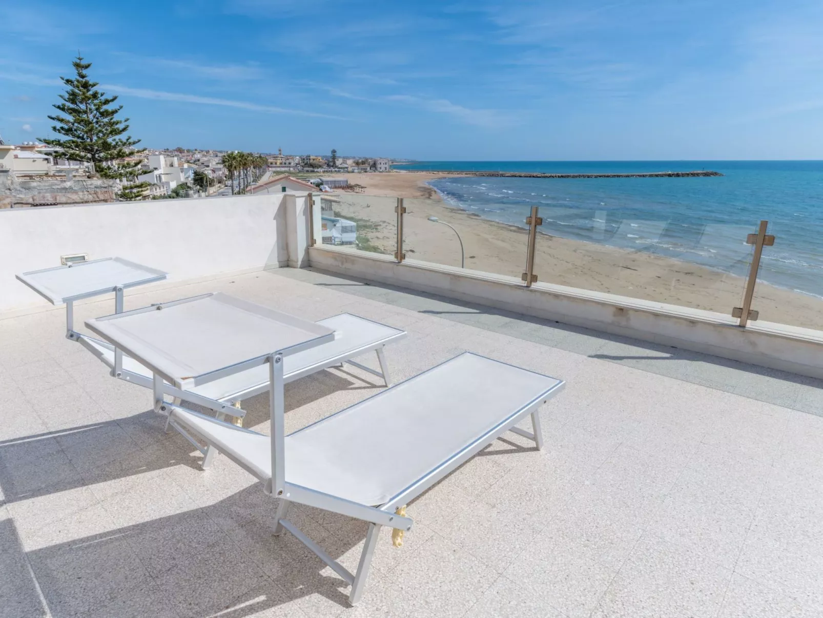 In Donnalucata mit Grill und Terrasse-Buiten