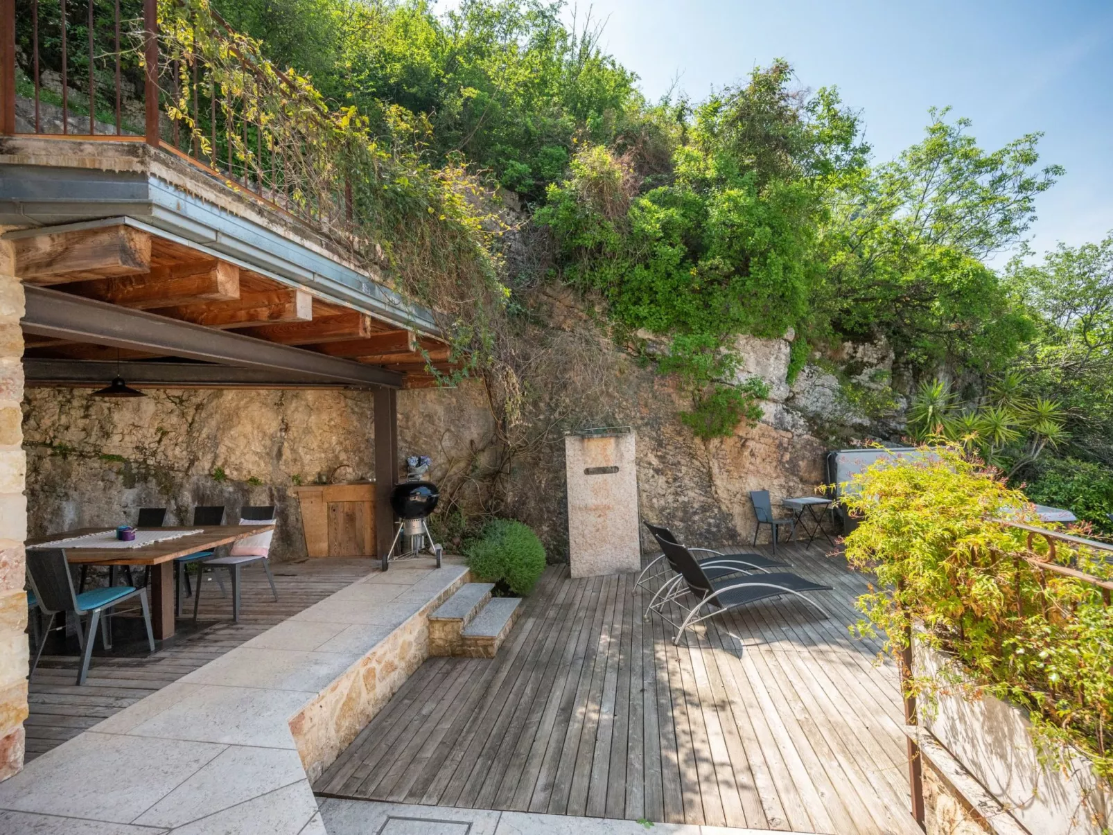 Villa mit schönem Seepanorama und Naturteich-Image-tags.info