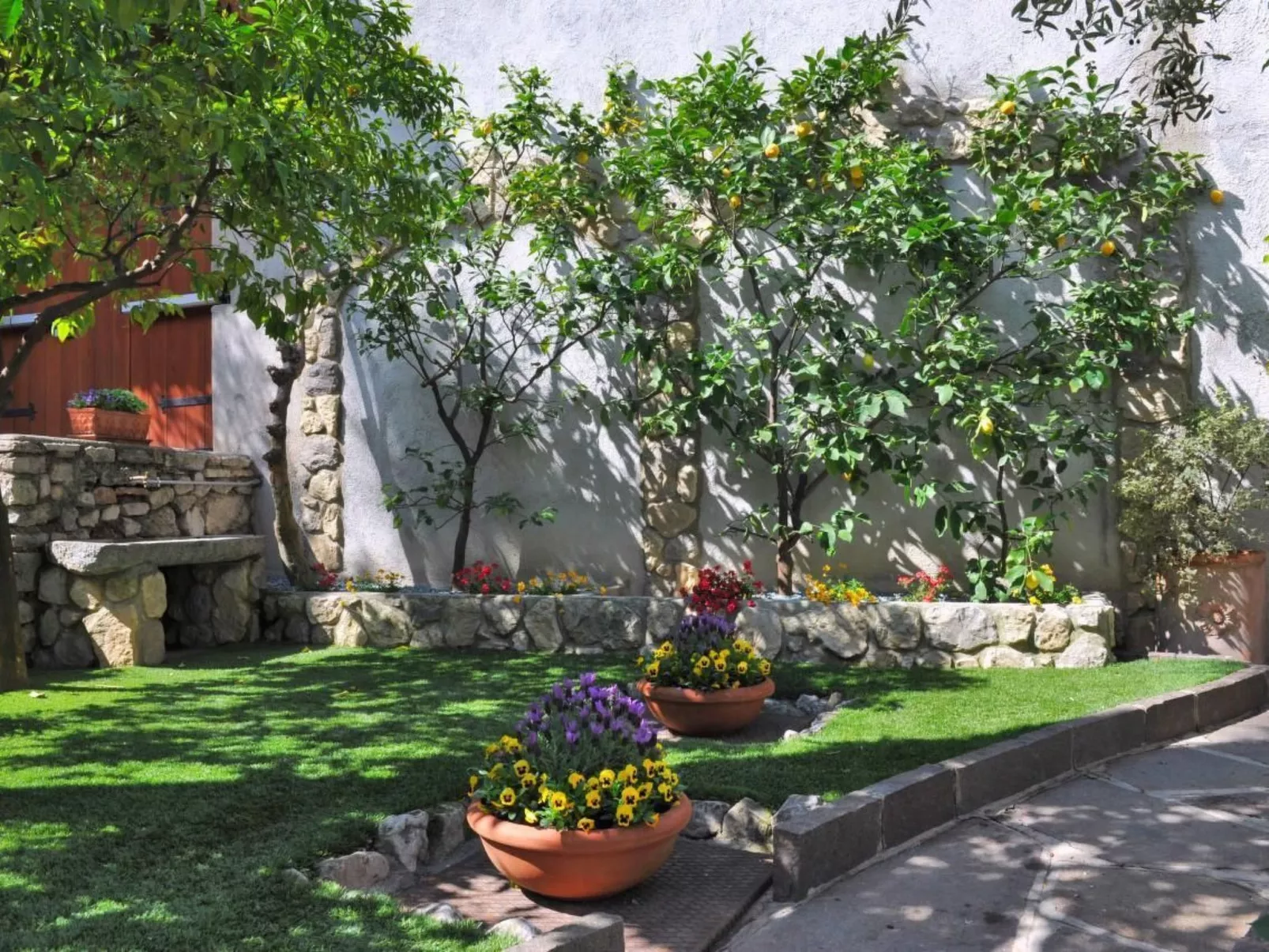 Große Wohnung in Limone Sul Garda mit Terrasse und Garten und Nah am Strand-Buiten