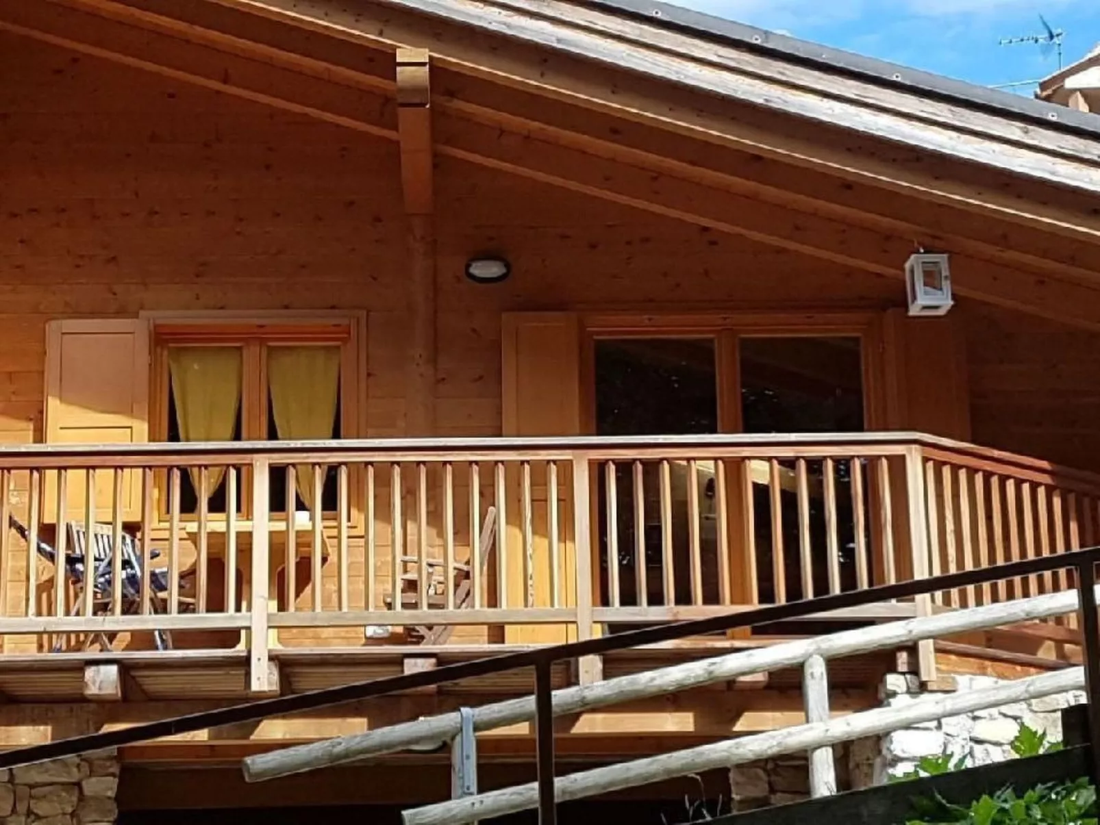 Berghütte mit Wasserblick-Buiten
