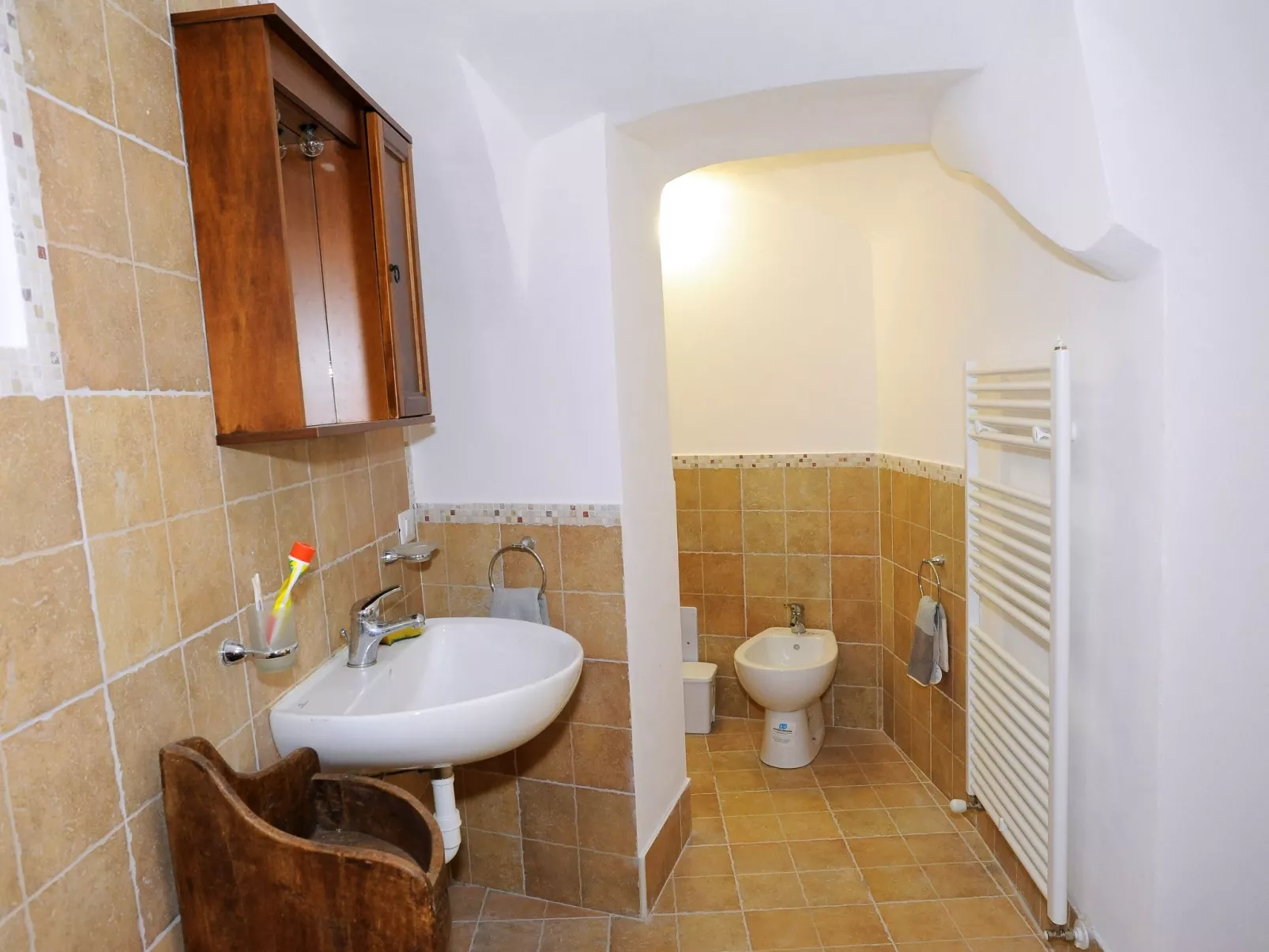 'Medieval House' mit Terrasse-Binnen