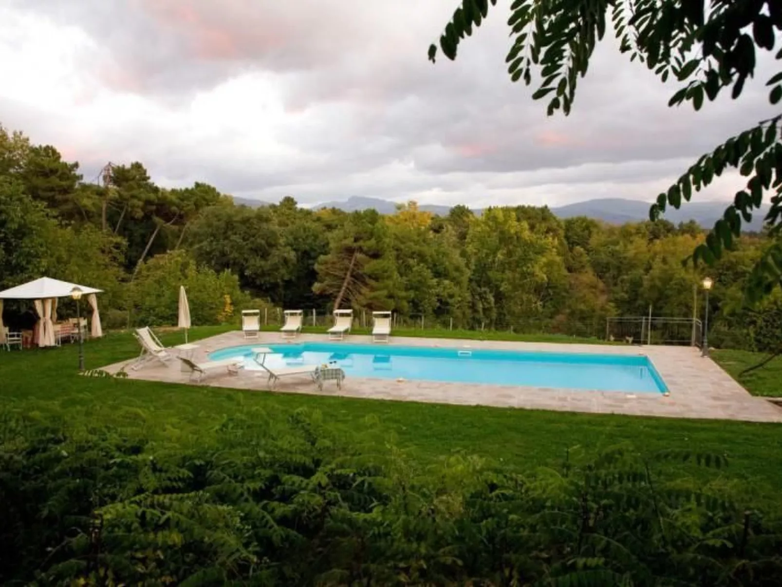 Villa Liz' Anwesen mit privatem Pool-Image-tags.info