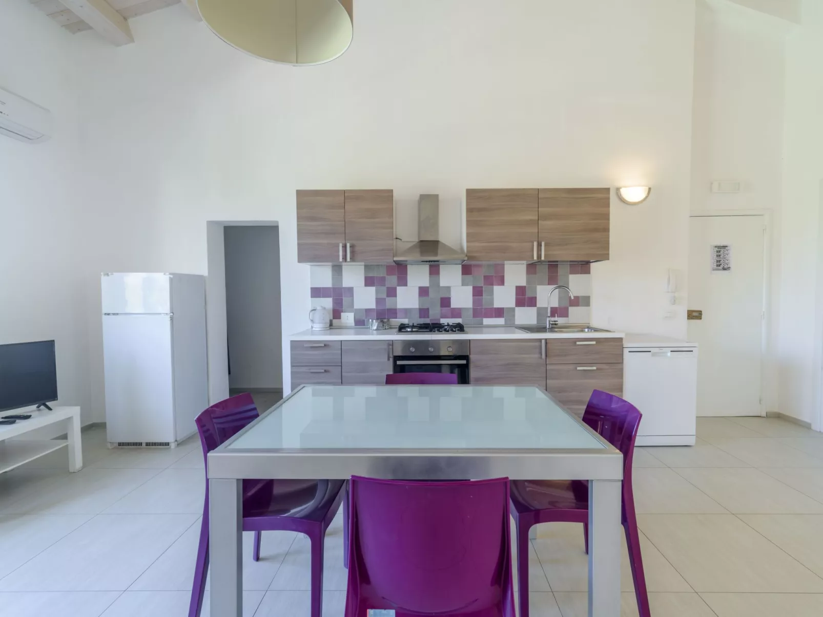 Talete, im Zentrum 40 m vom Strand entfernt-Binnen