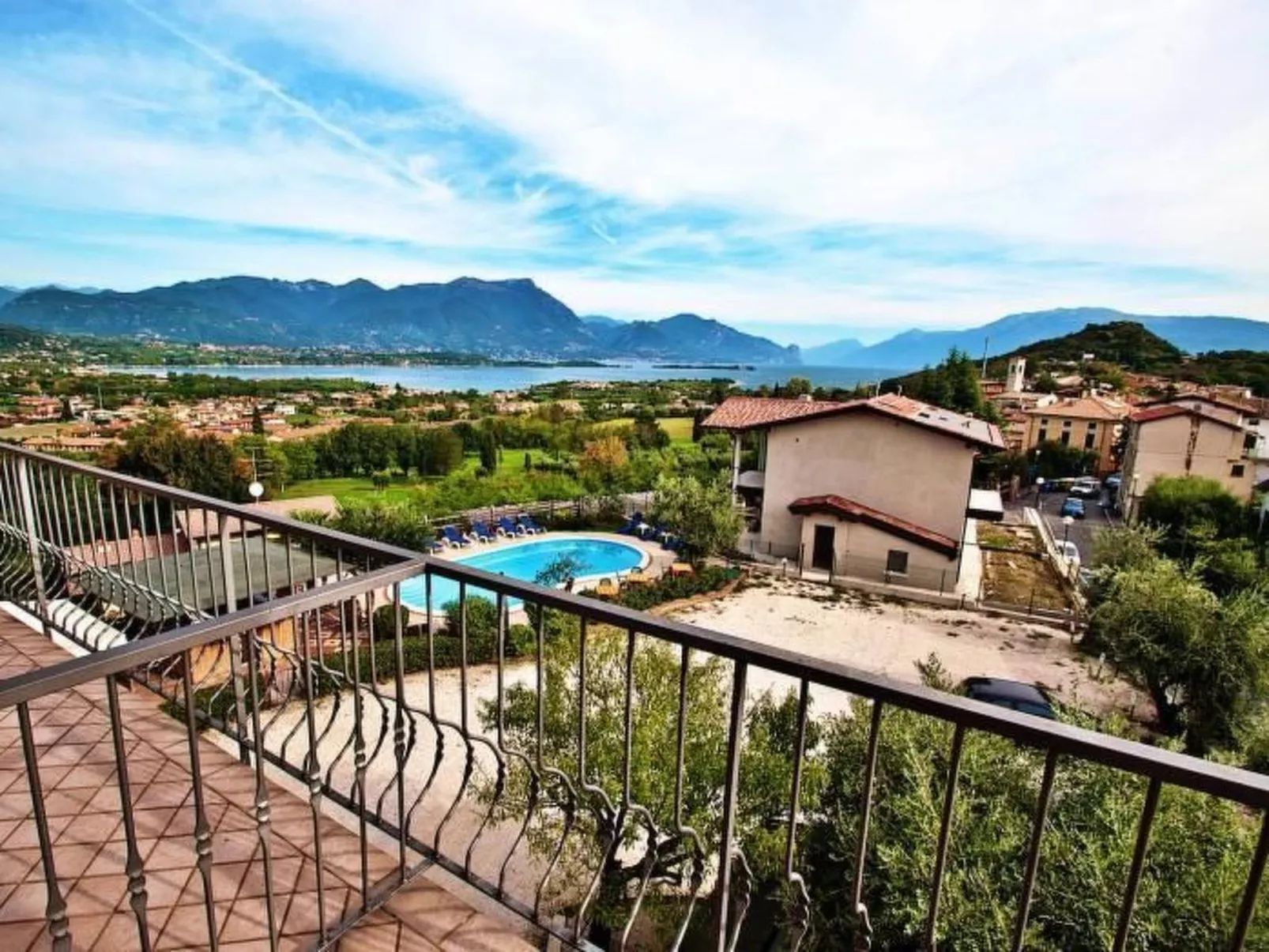 Wohnung in Solarolo mit privatem Parkplatz-Buiten