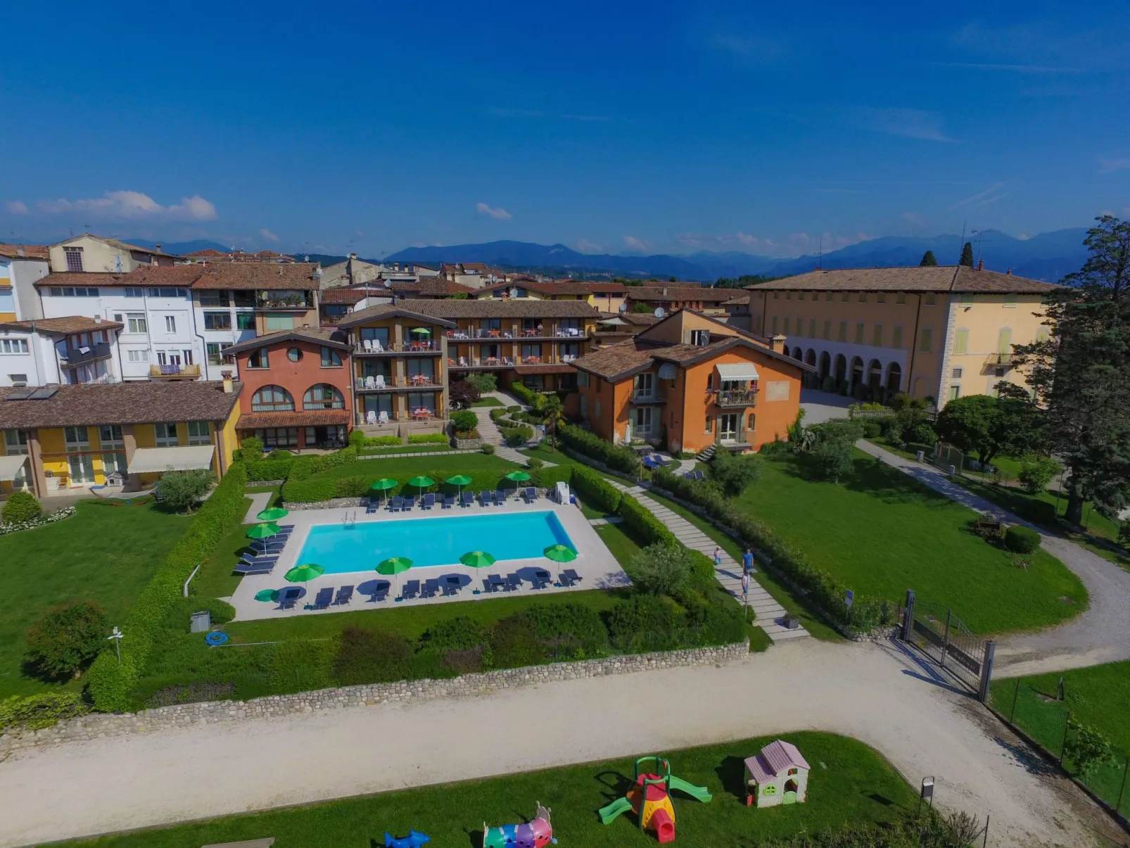 Wohnung mit Seeblick-Buiten