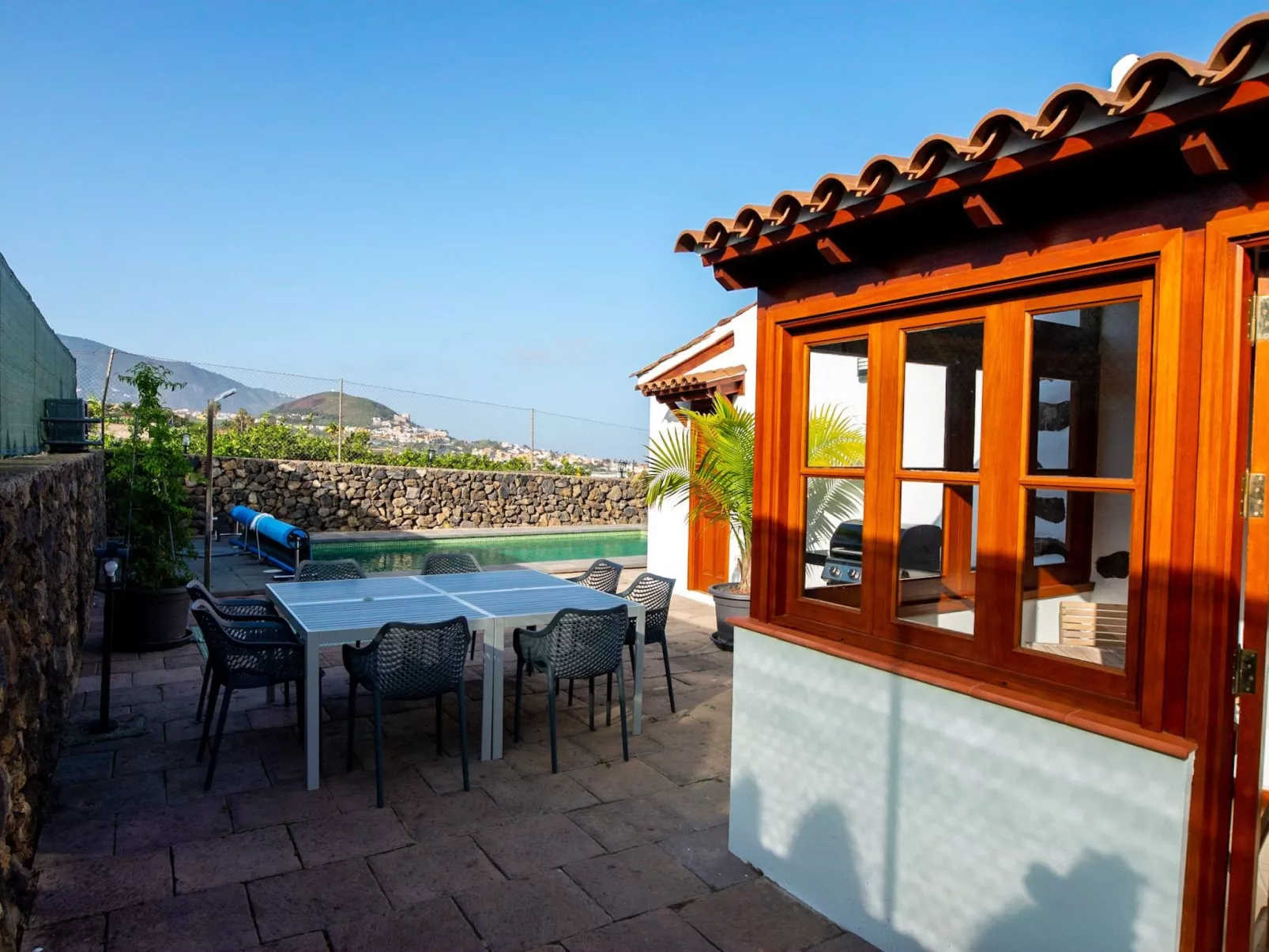 Cruz de los Martillos-Buiten