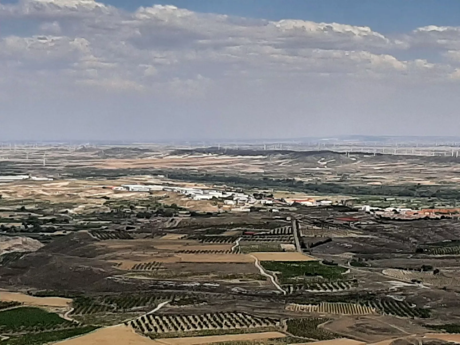 Landwohnung mit Bergblick-Buiten