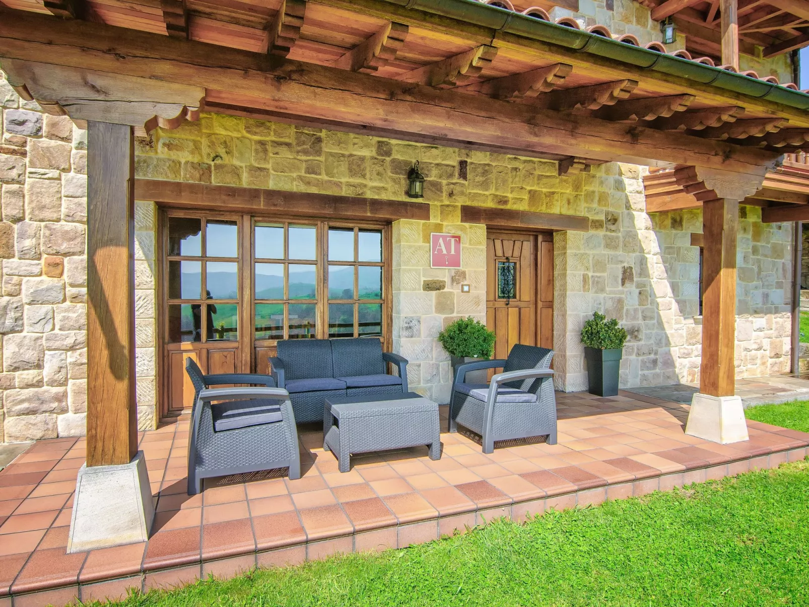 Fachwerkhaus mit Garten-Image-tags.info