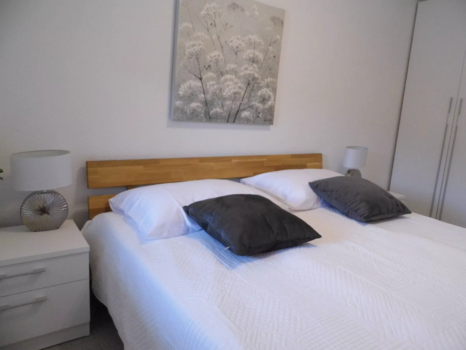 Neue und moderne, voll ausgestattete Wohnung-Binnen