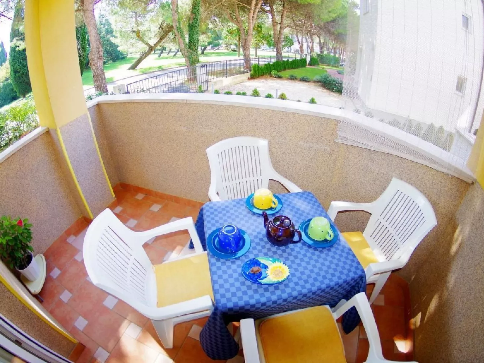 Schönes Apartment, privater Parkplatz und Strand in der Nähe-Binnen