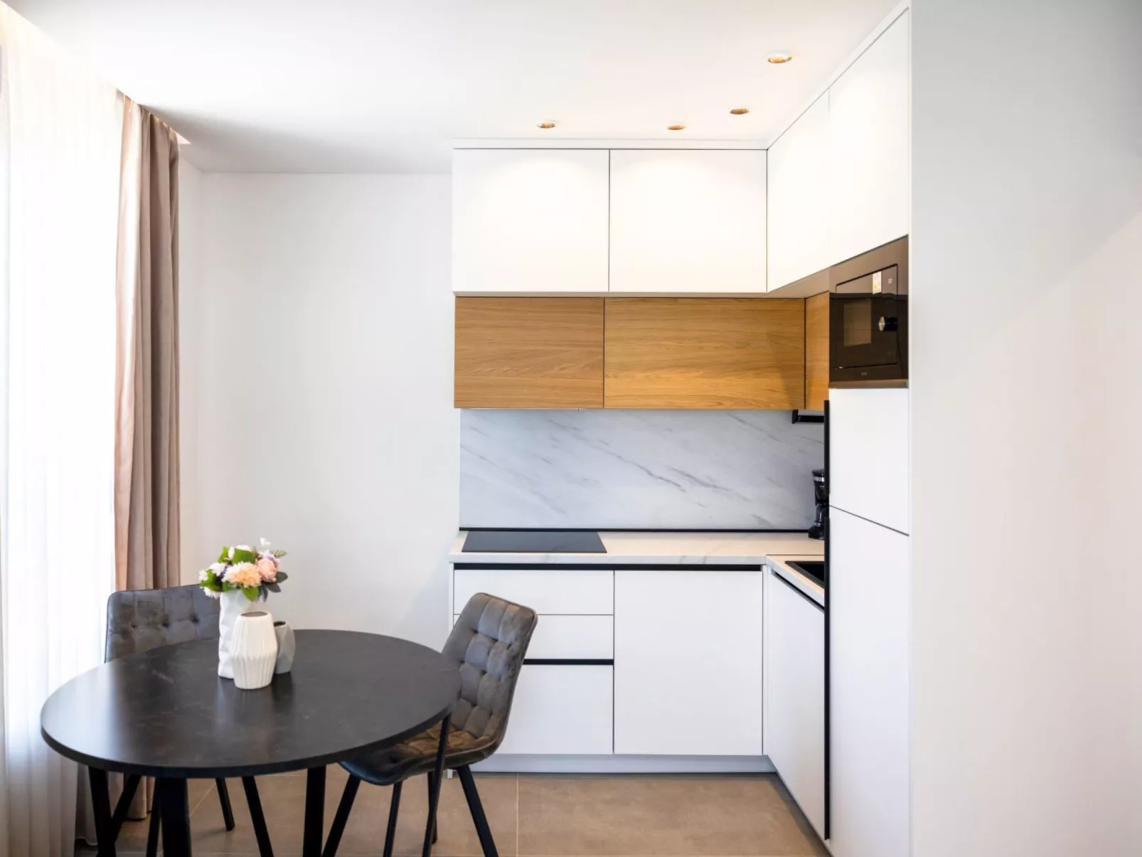 "Amore Bijeca - B1"-Binnen