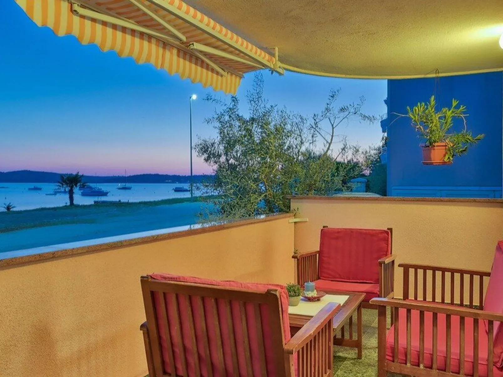 Modernes und komfortables Wohnen in der Wohnung-Buiten