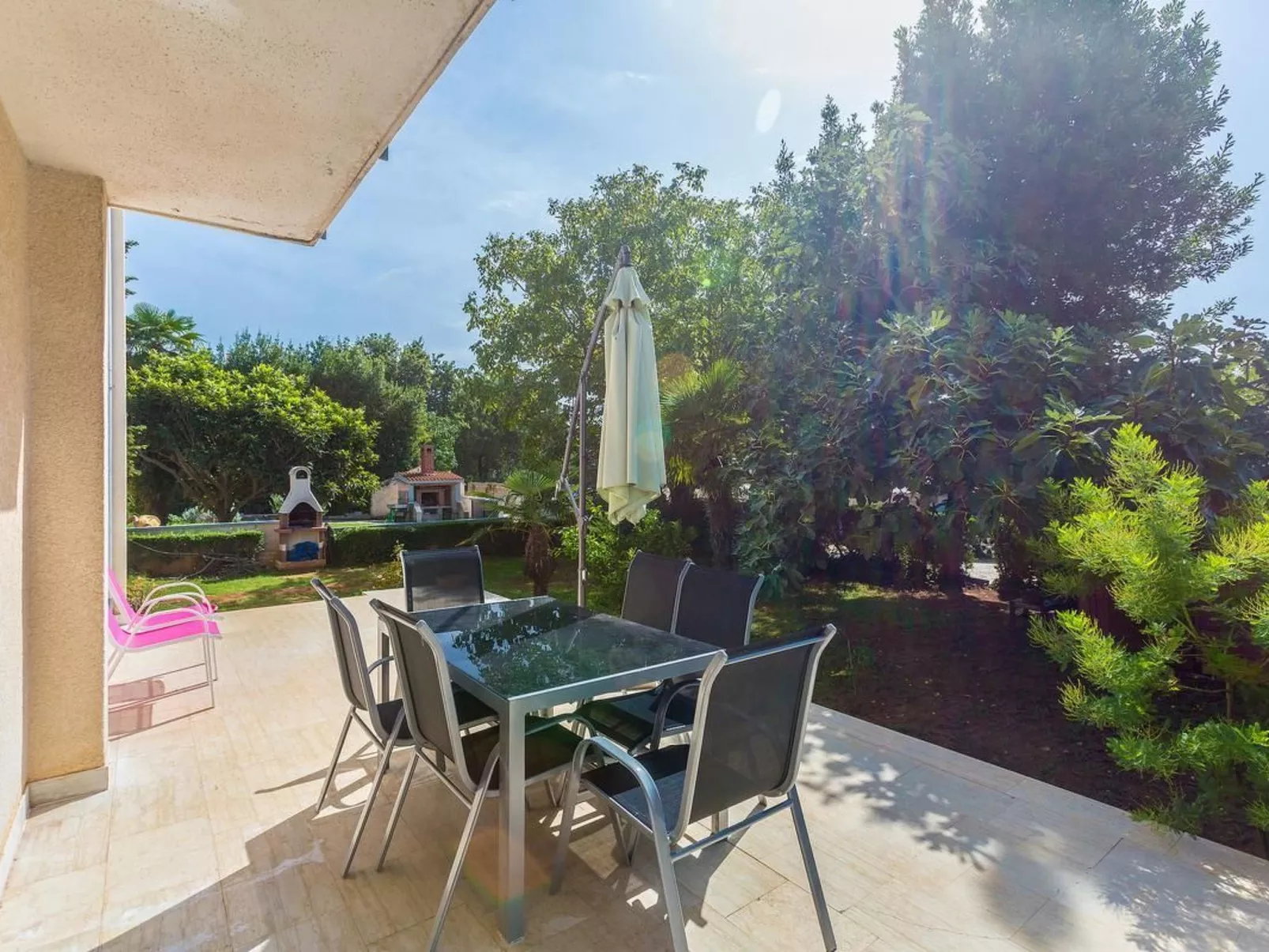 Ferienvilla "Romana" mit Blick auf das Wasser - Buiten