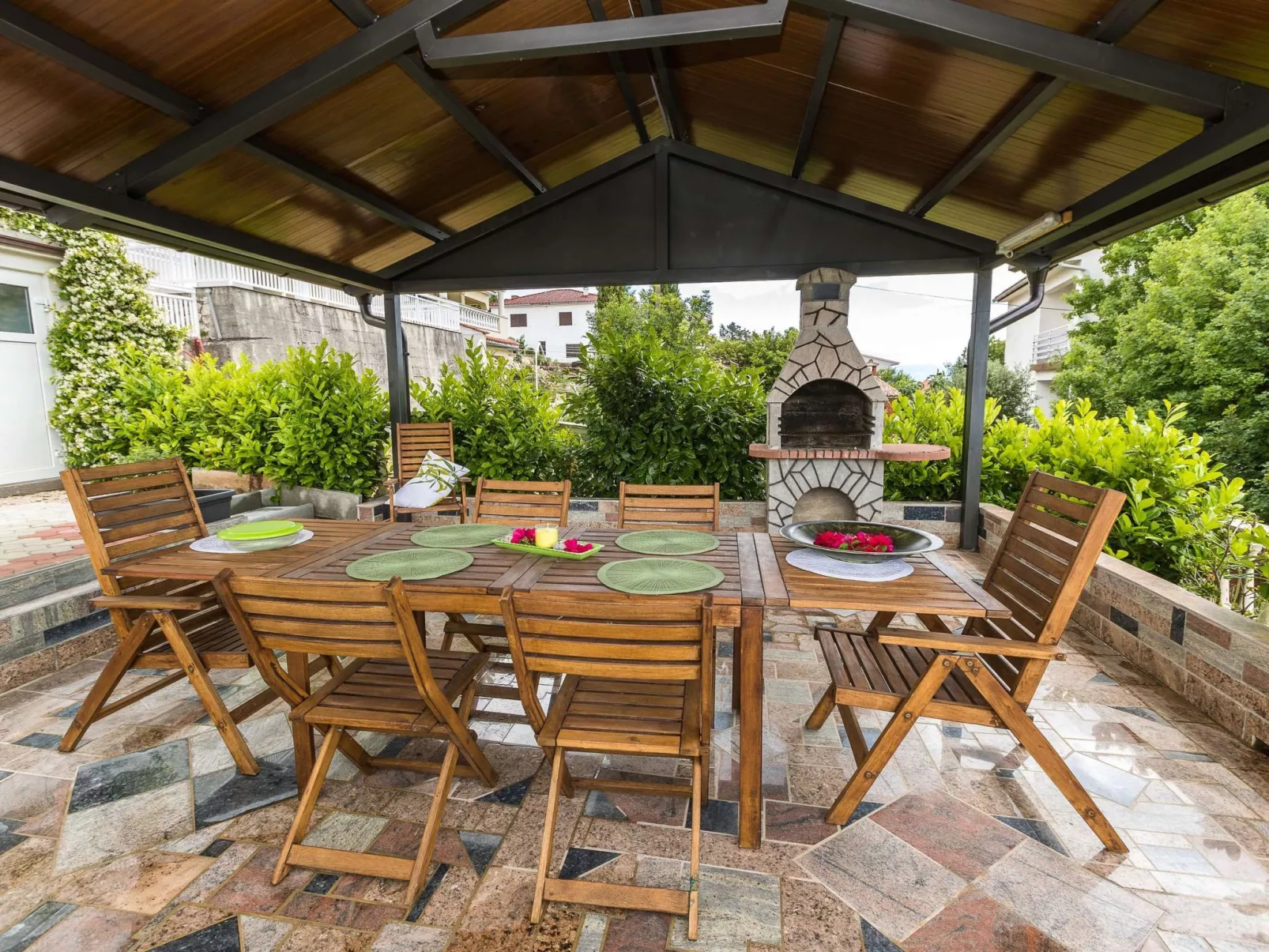 Wohnung mit großer Terasse-Buiten