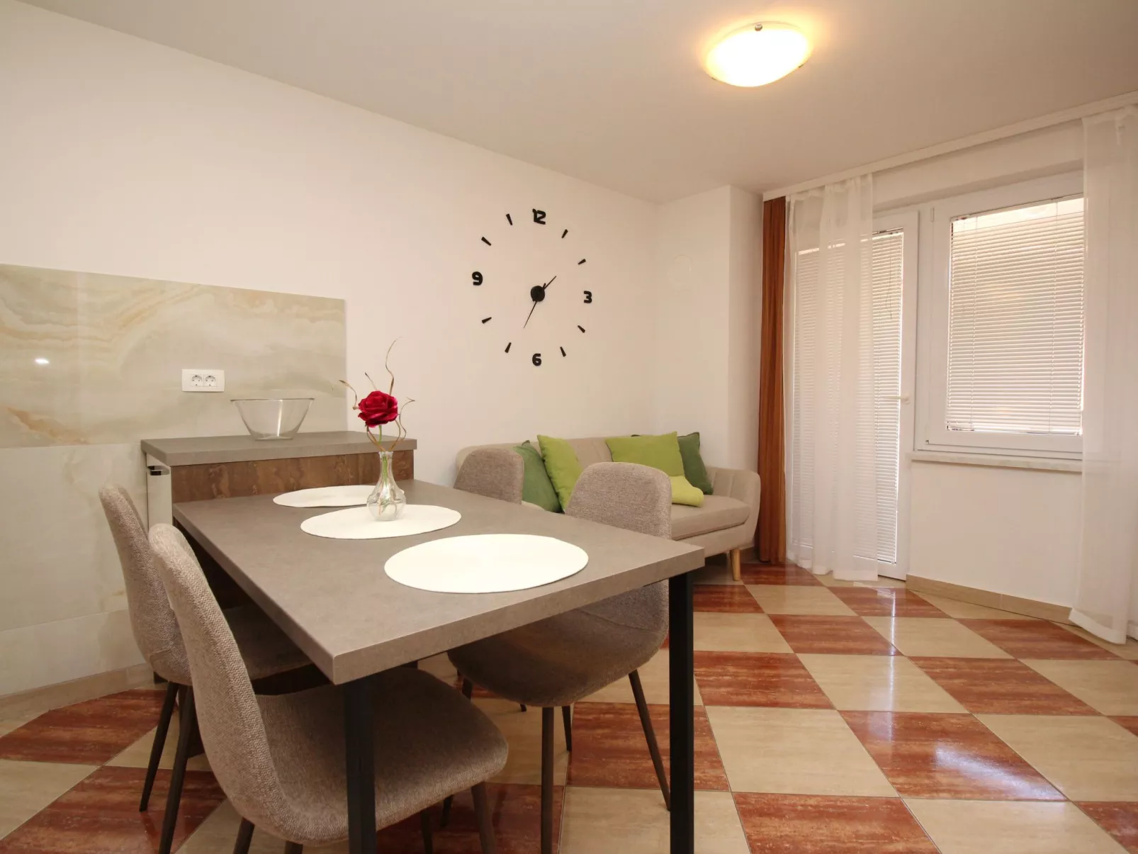 Modern eingerichtete Apartment für 4 Personen ideal für Famillien mit Kinder im-Binnen