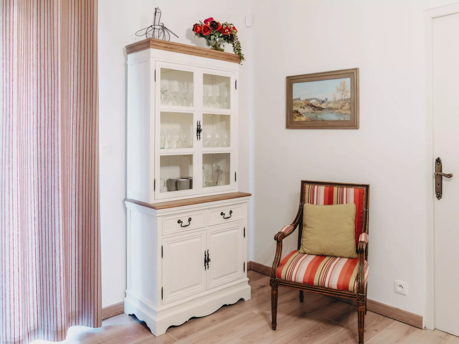 Charmante Ferienwohnung mit Terrasse und Pool-Binnen