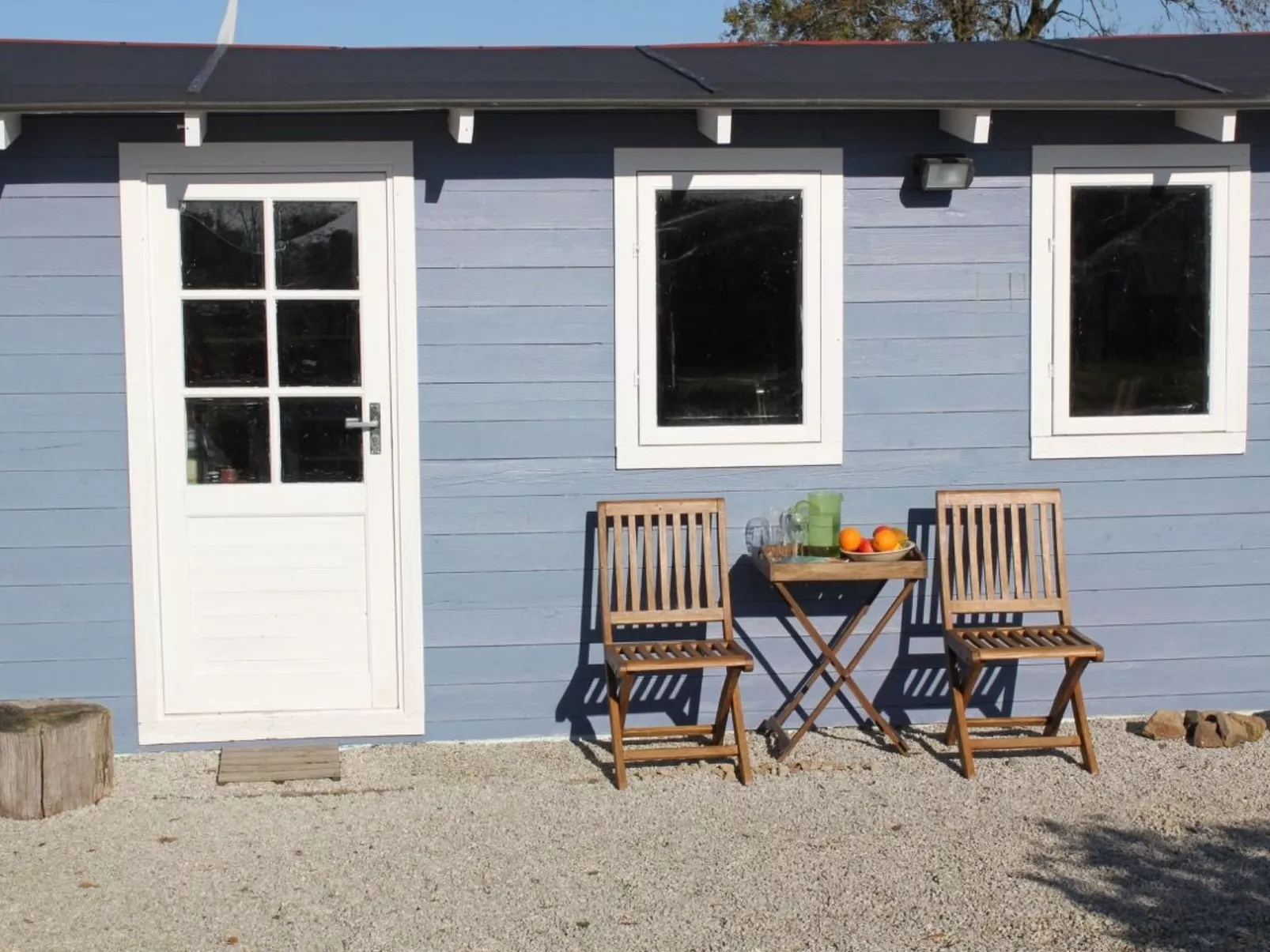 In Sourdeval Les Bois mit Garten-Buiten