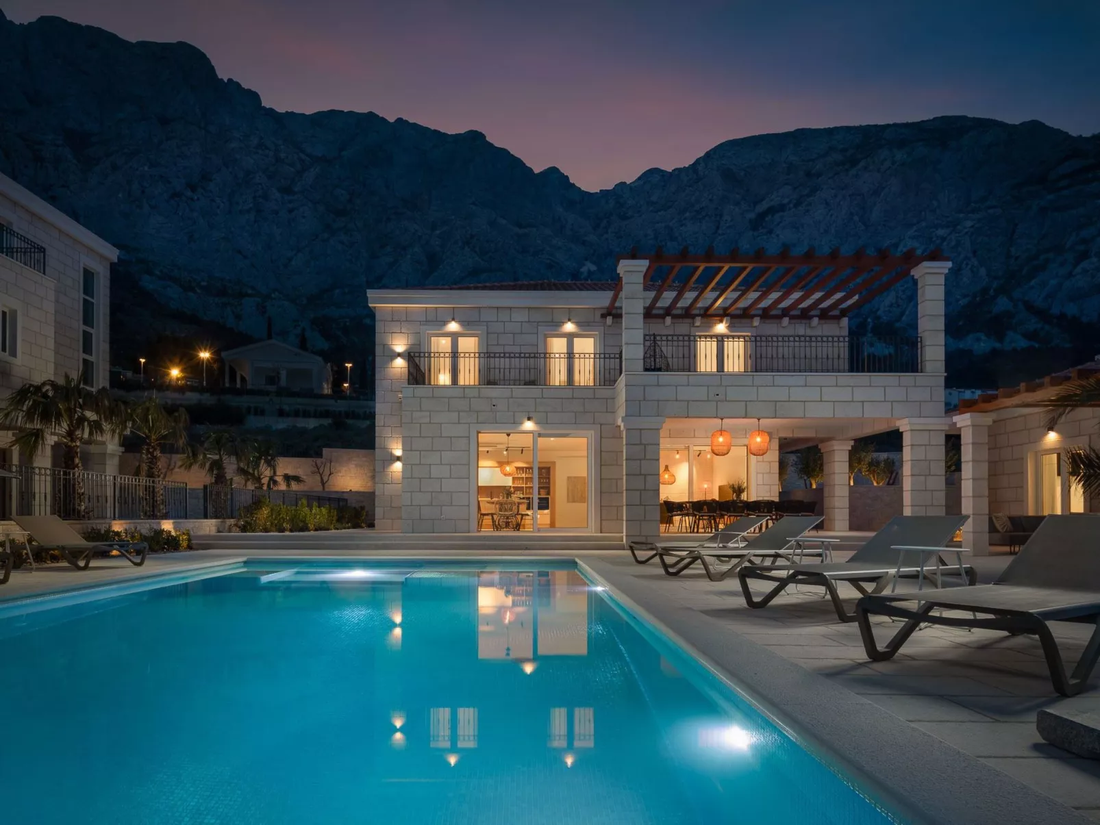 Villa Vespera mit atemberaubender Aussicht-Buiten