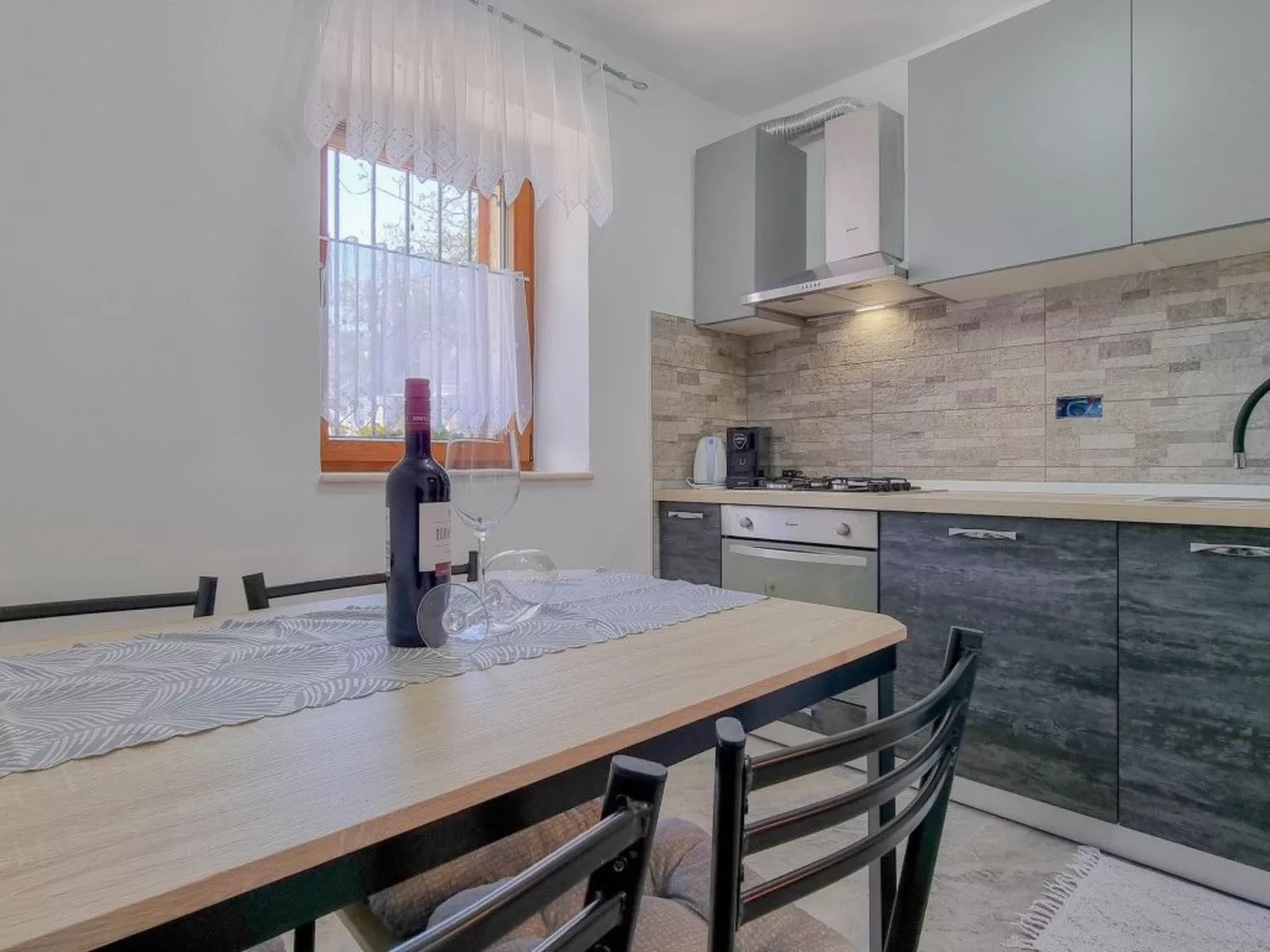 Für 3 Personen ca. 40 m&sup2; in Novigrad, Adriaküste Kroatien (Westküste von I-Image-tags.info