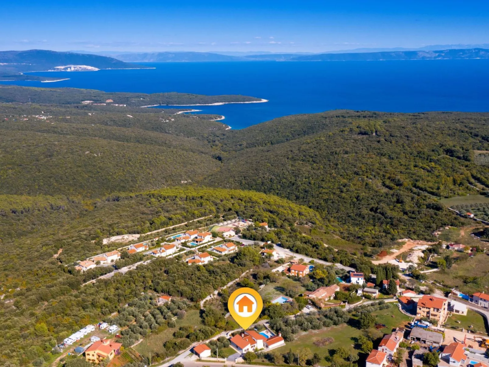 In Kavran mit Privatem Pool-Buiten