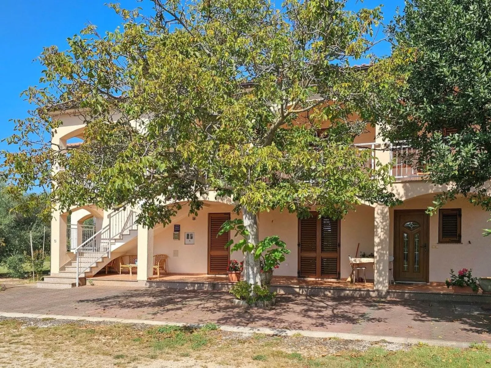 "Viola" mit Balkon-Buiten