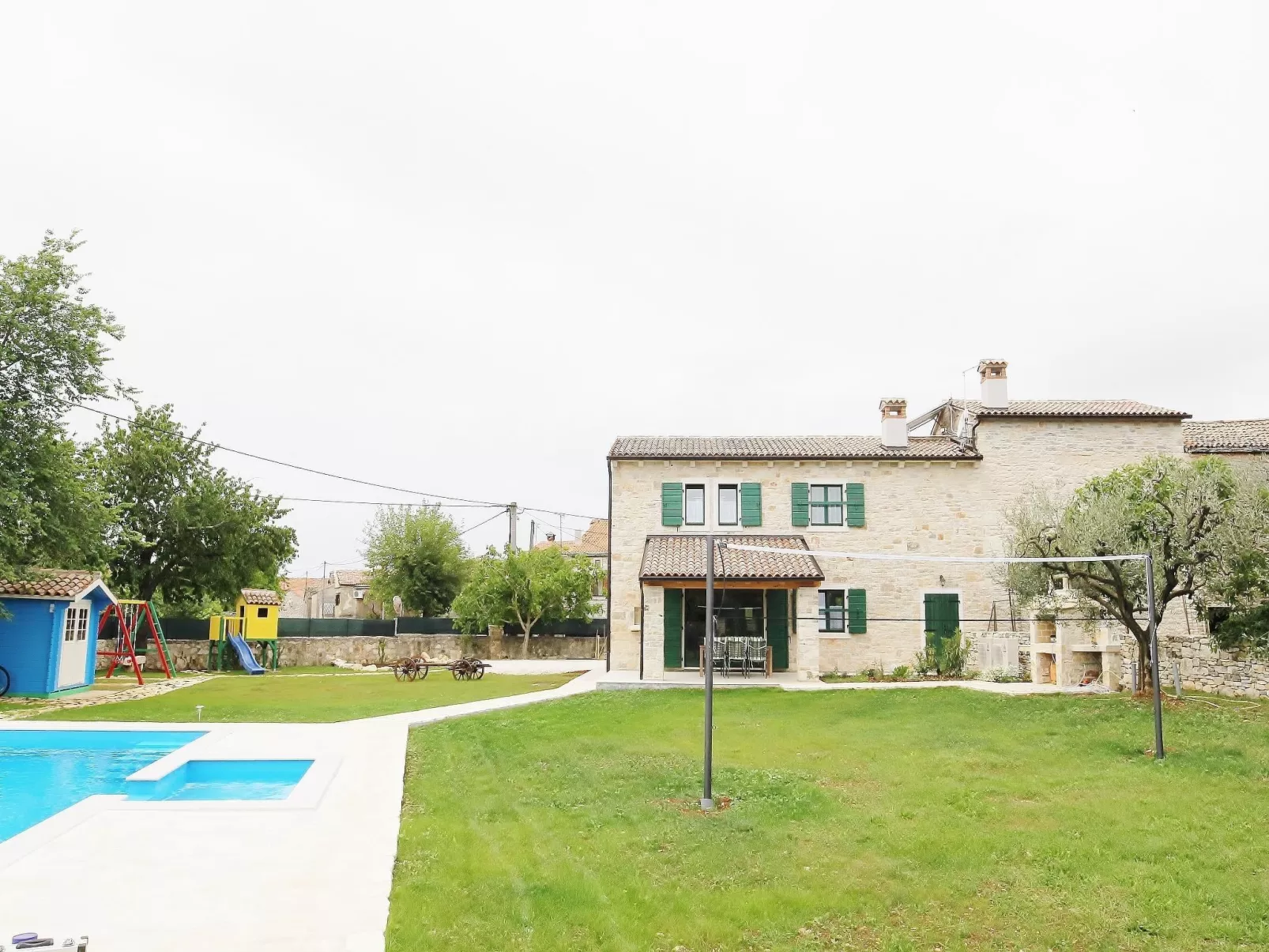 "Villa Ulika" mit eigenem Pool-Buiten