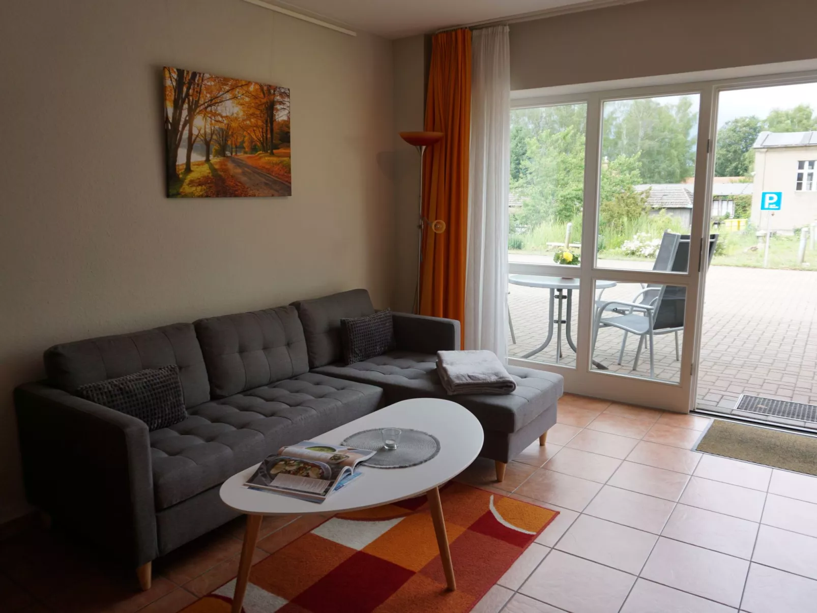 Maisonettewohnung mit kleiner Eingangsterrasse-Binnen