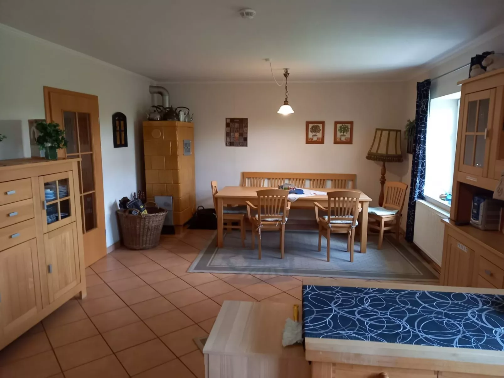 Haus Elbrose inmitten von Rosen mit Elbdeichzugang-Image-tags.info