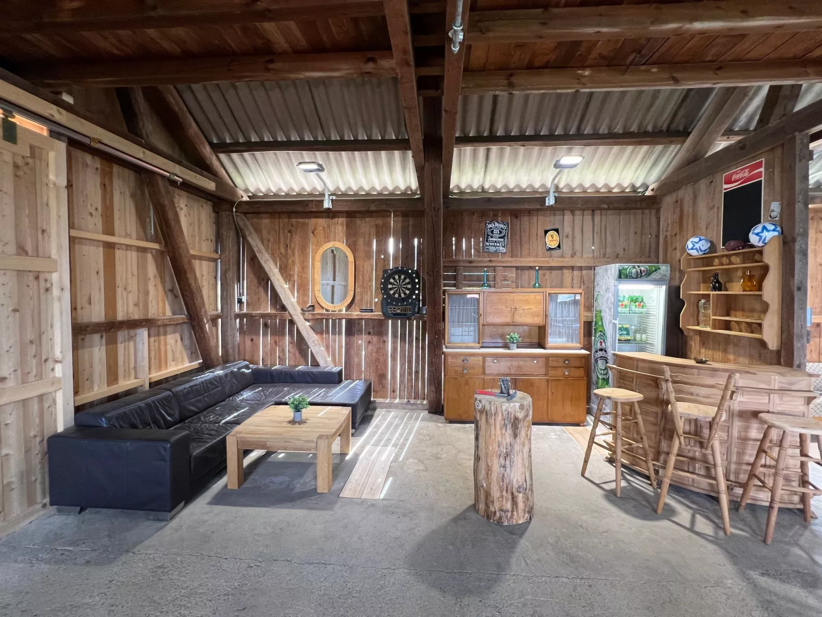 Komplett mit Freizeitstadel-Binnen