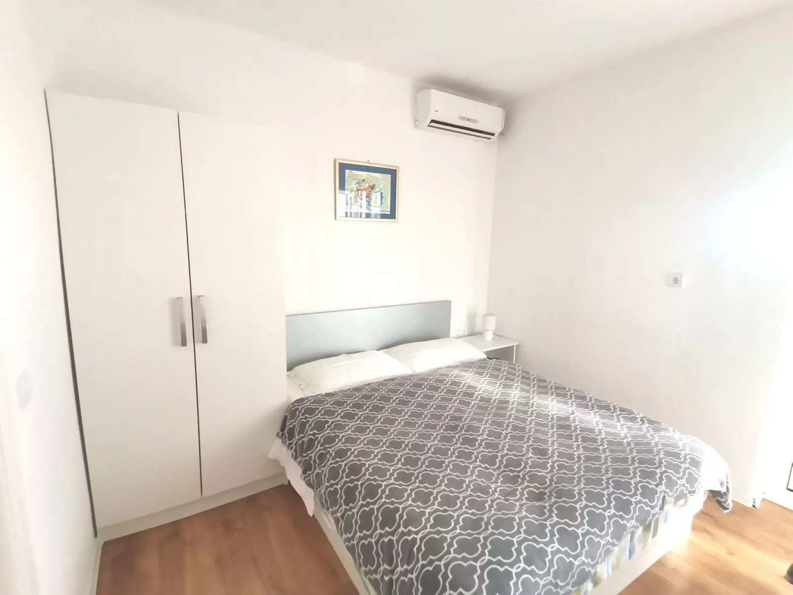 Weiße Idylle auf dem blauen Meer-Image-tags.info