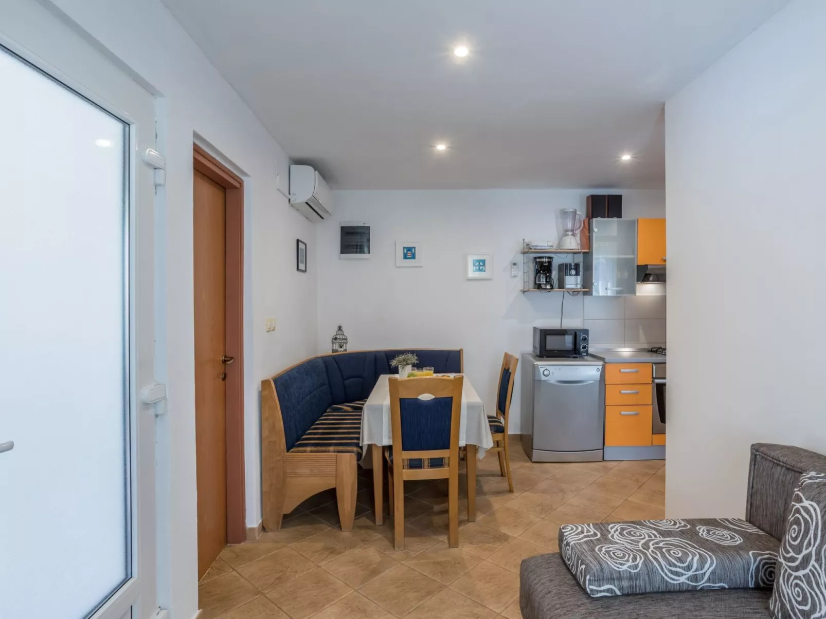 Komplex Oliva mit Pool und großem Garten-Binnen