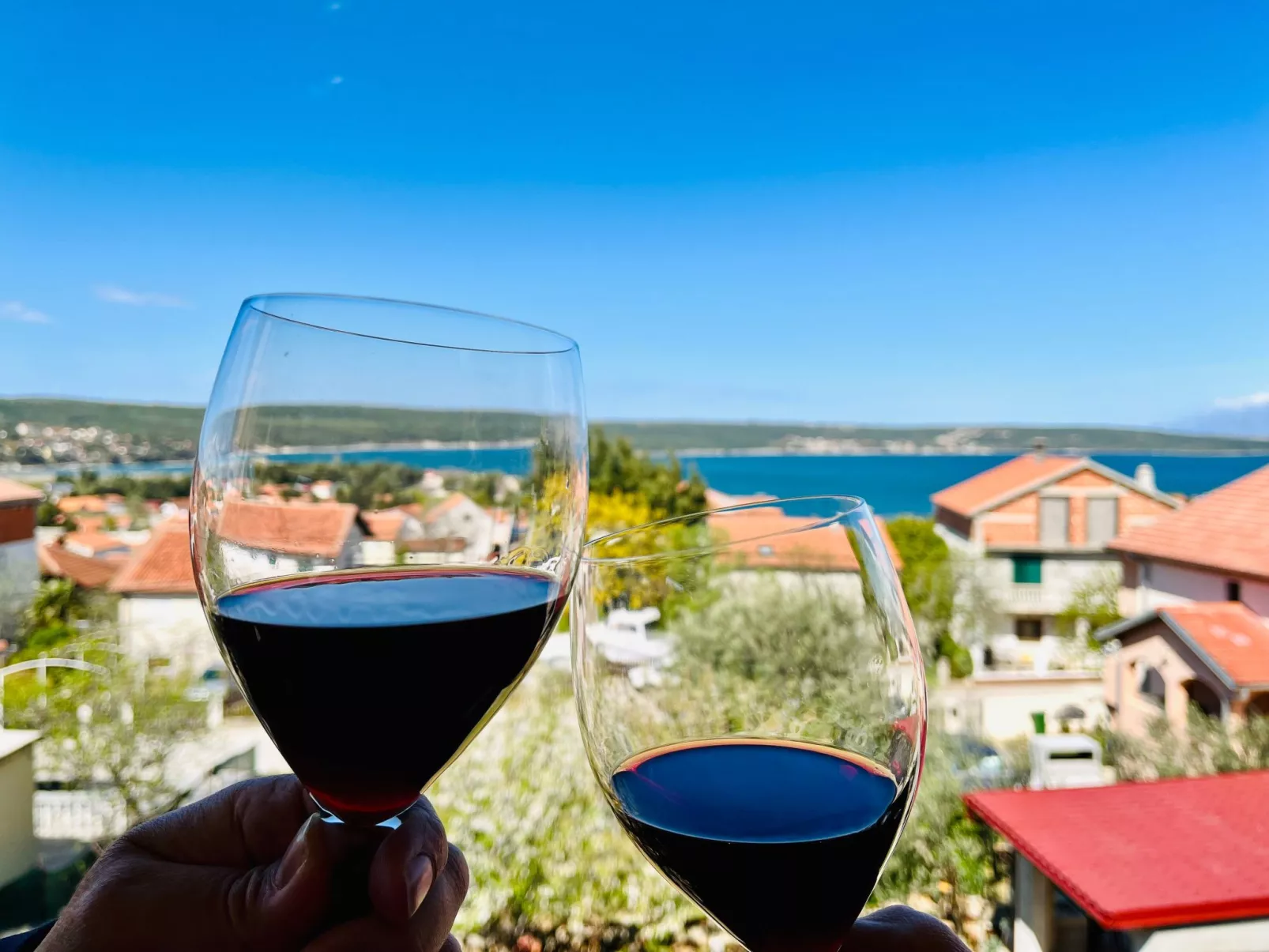 Neu erbautes Apartment mit großem Balkon-Buiten