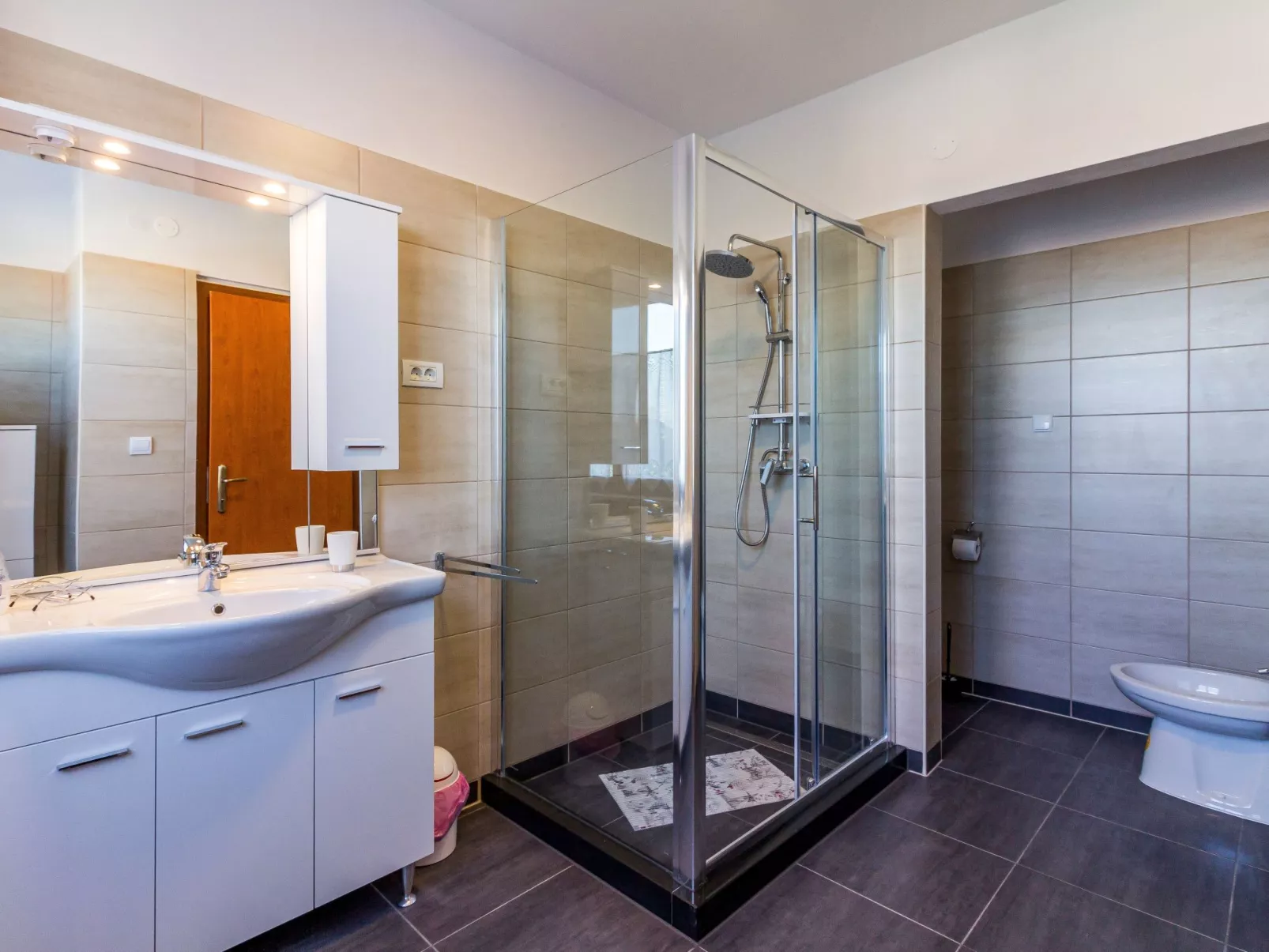 Haus in Vinkuran mit Pool und Bergblick-Binnen