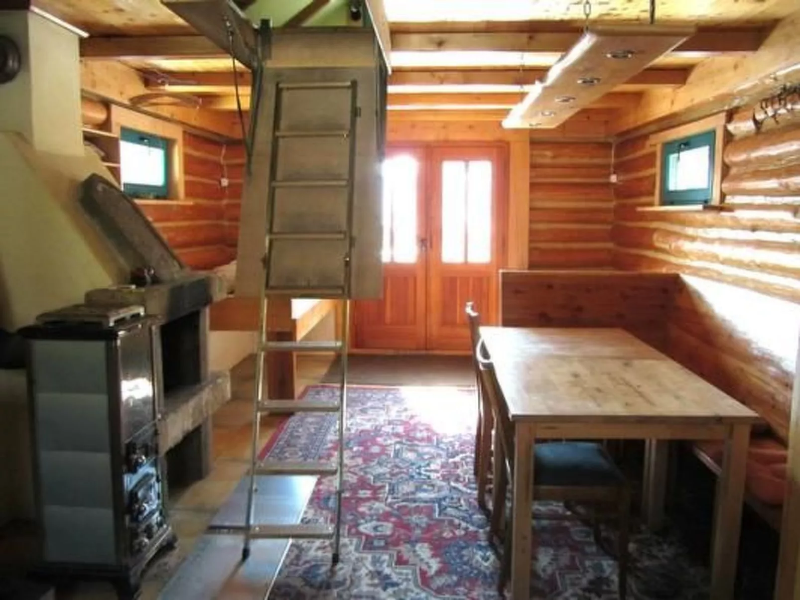 Blockhaus in Gajówka mit Kaminofen-Binnen