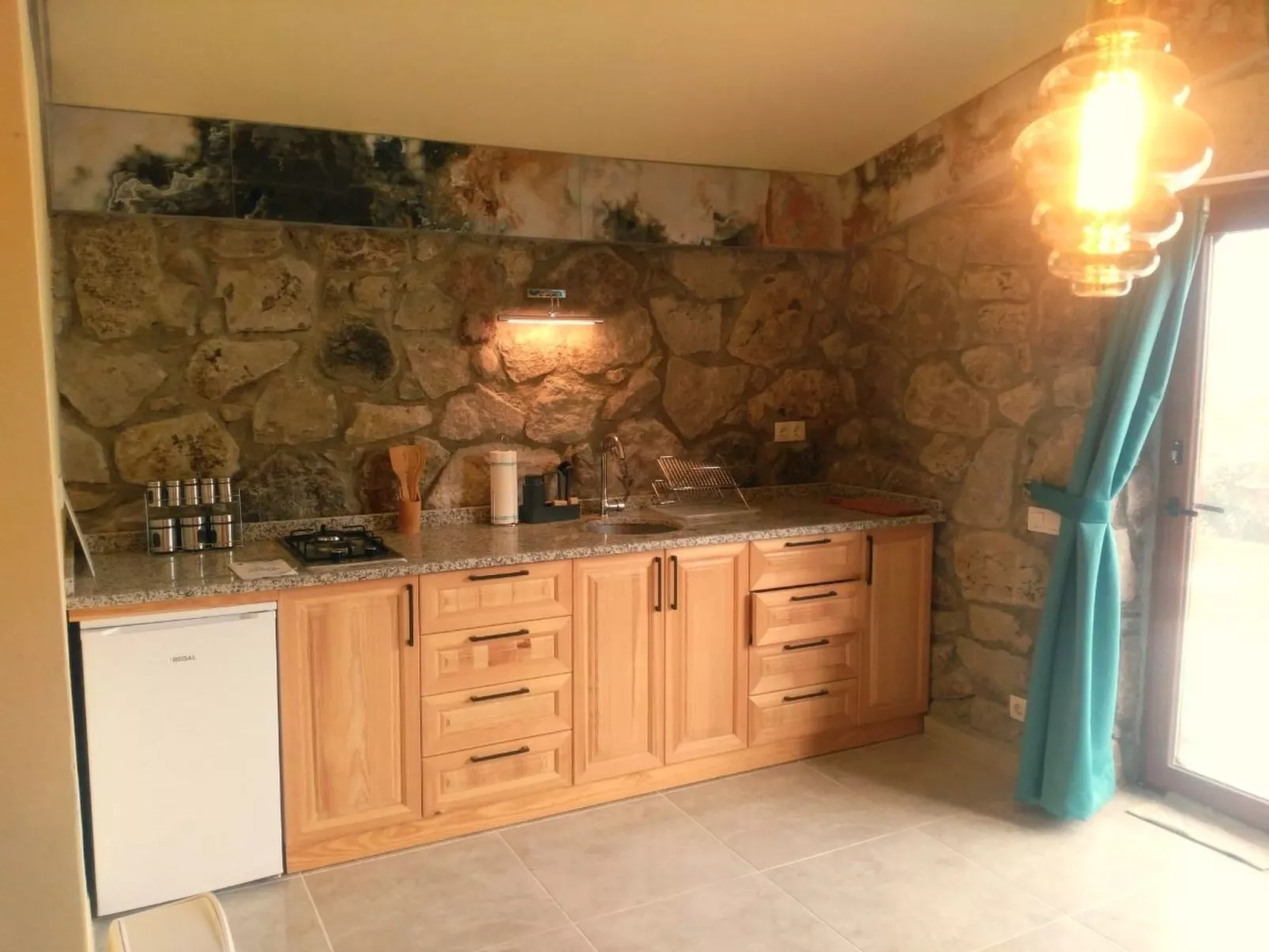 Assos Sivrice Gästehaus-Binnen